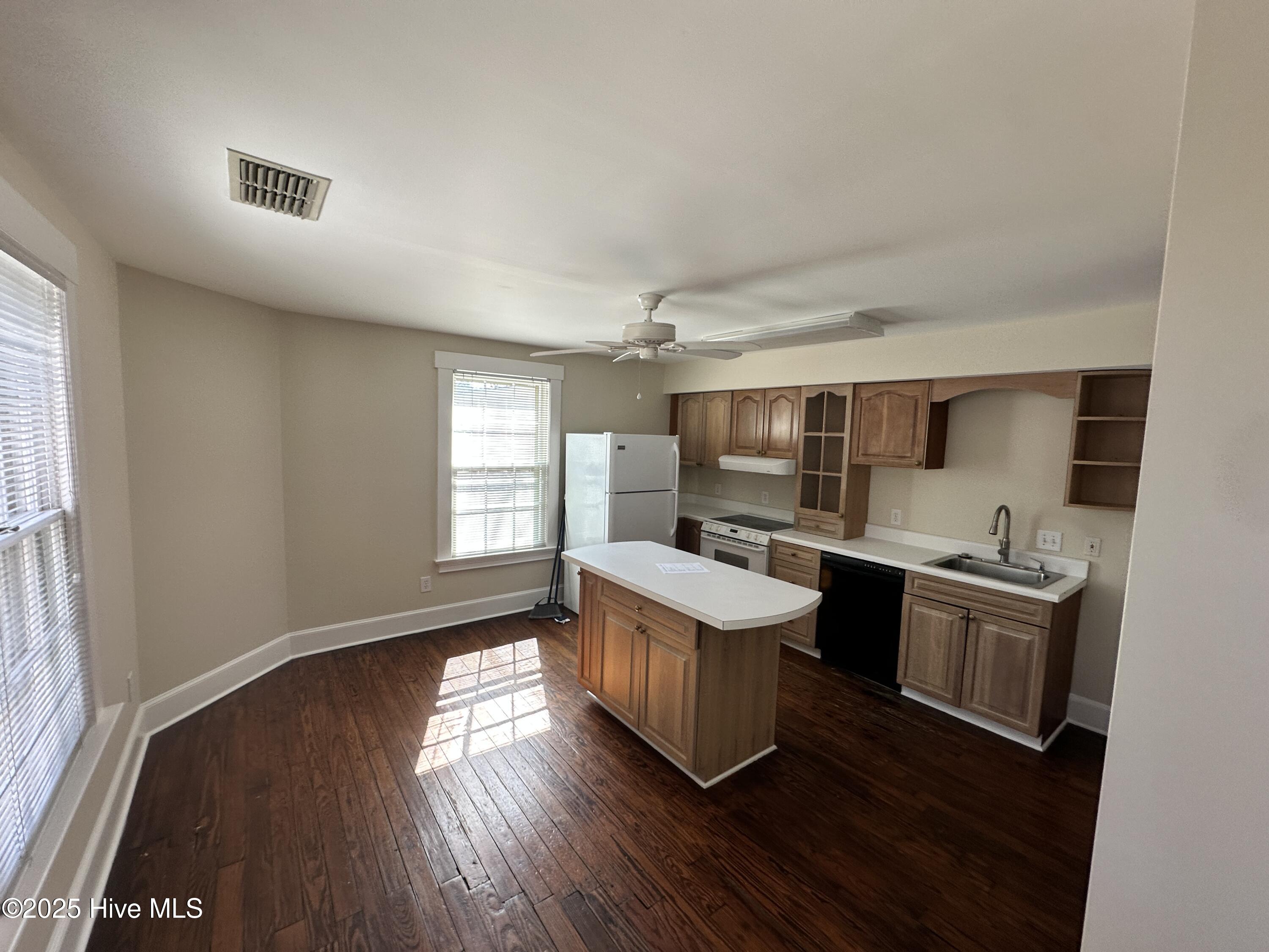 206 N Poplar Street Property Photo 13