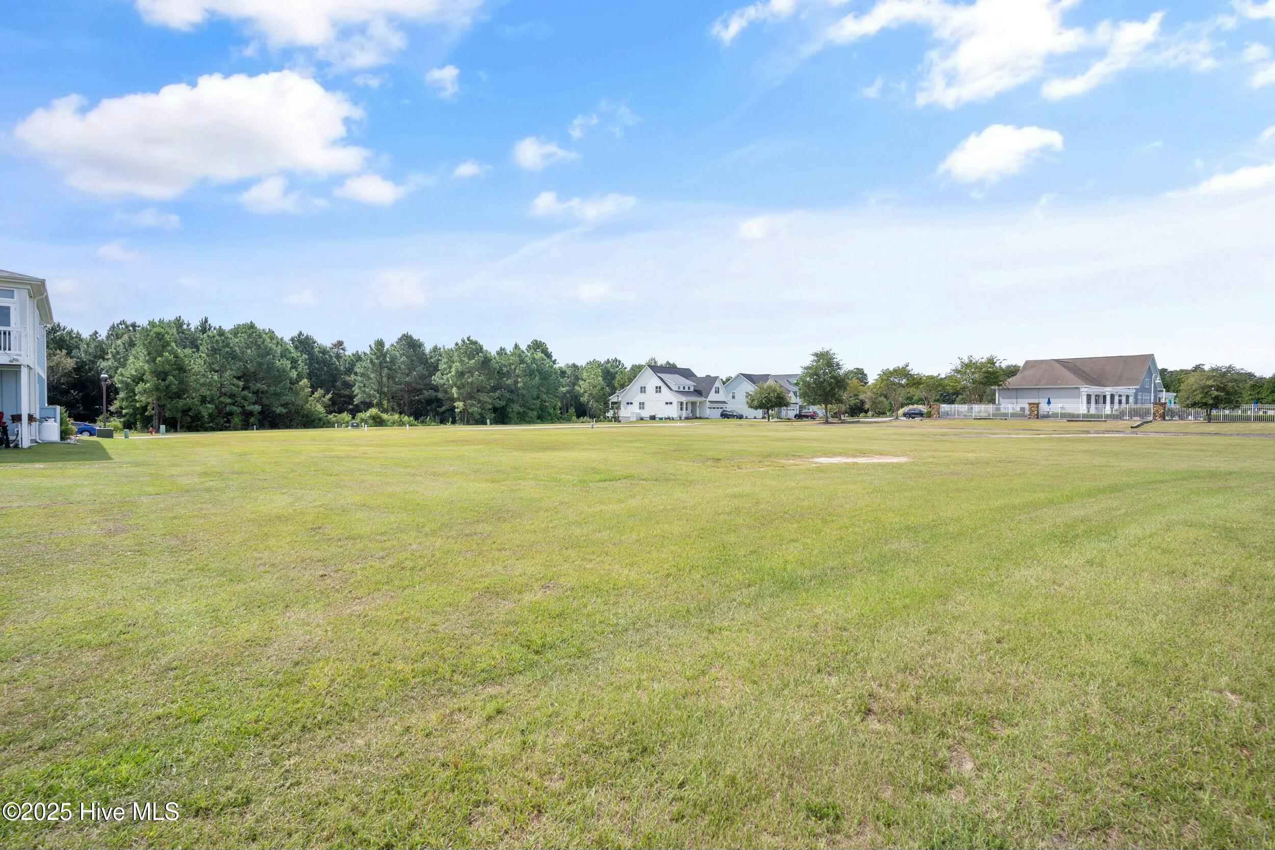 325 Spicer Lake Drive Property Photo 7