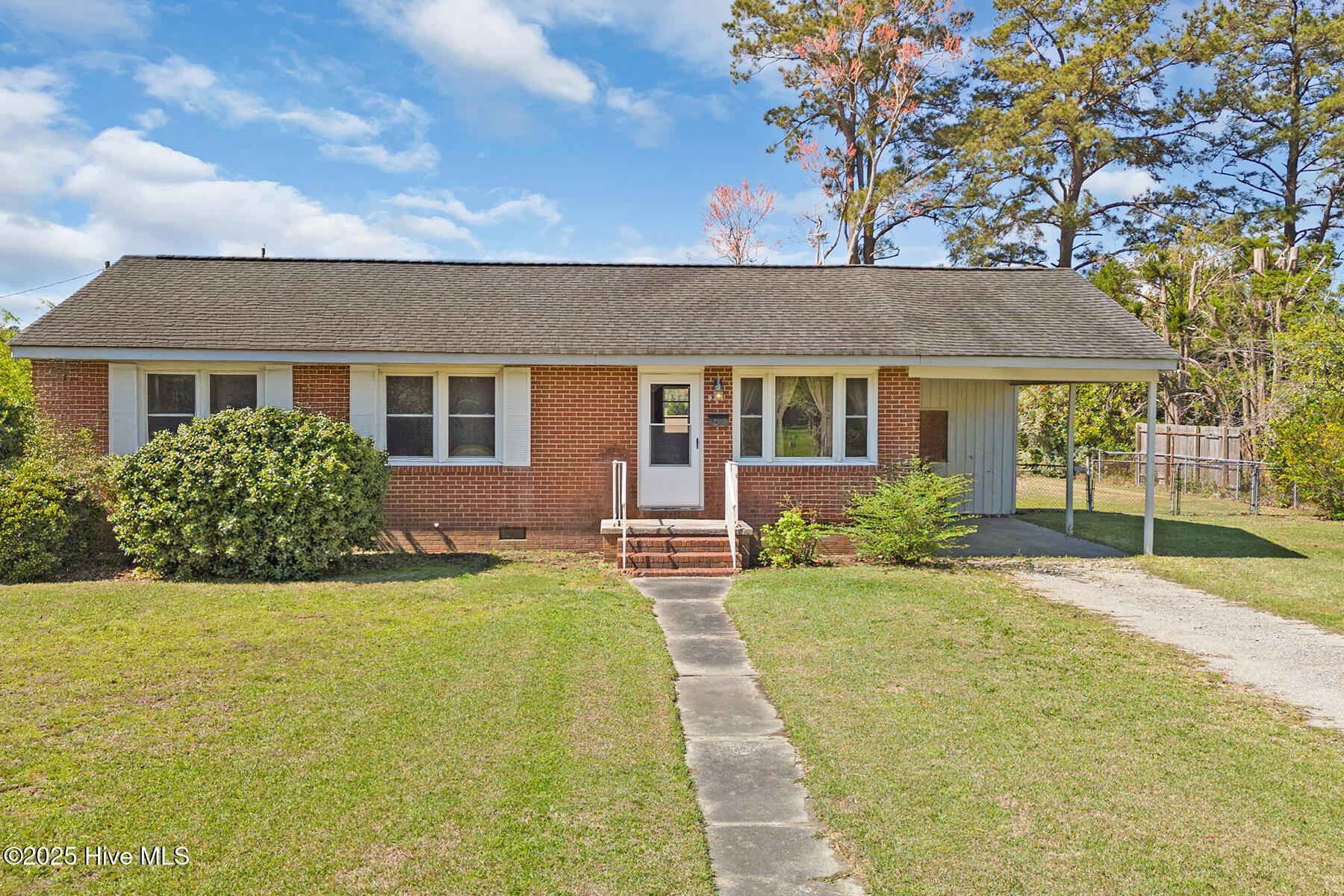 921 Greenfield Heights Boulevard Property Photo