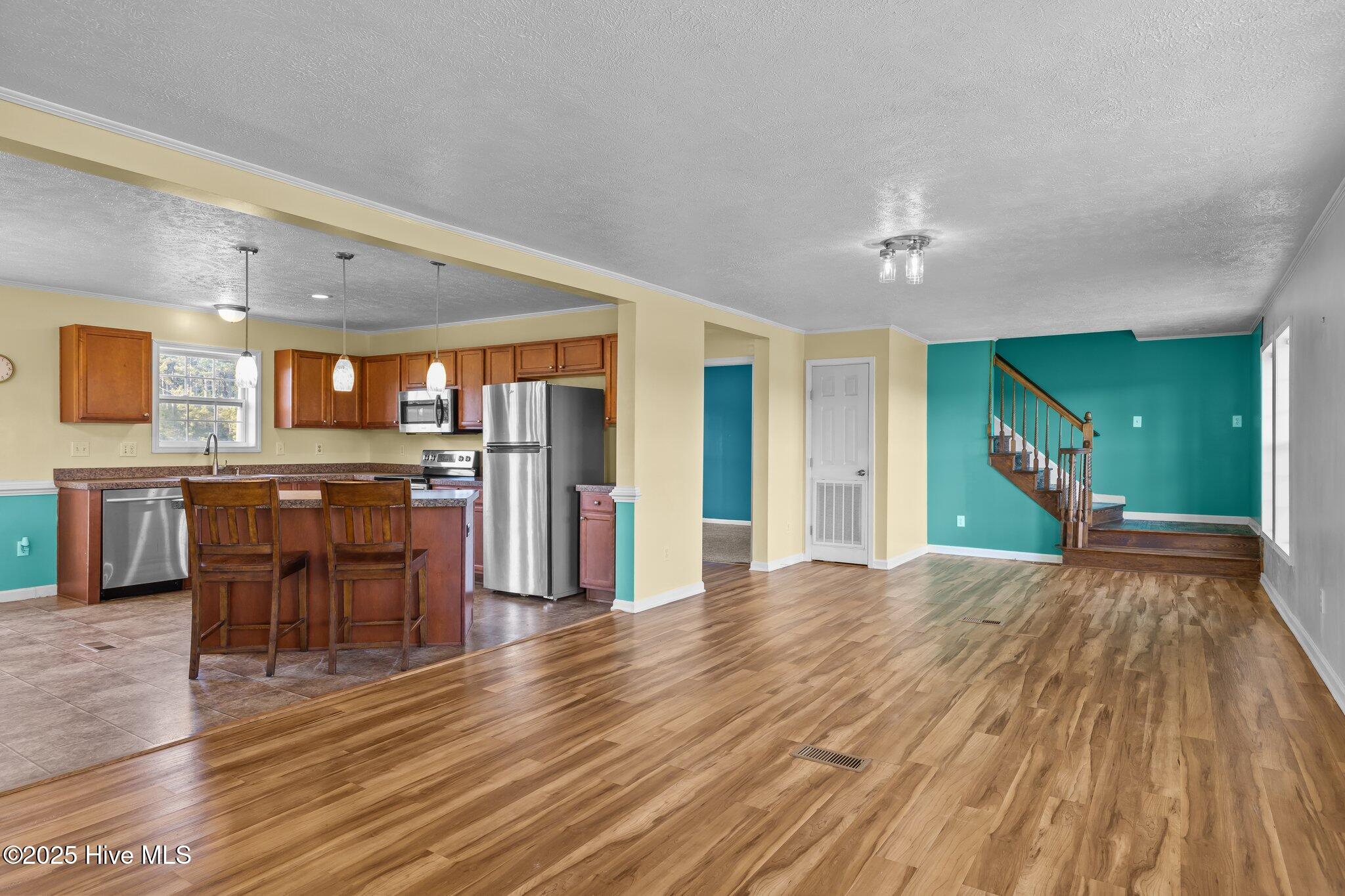 207 Mayflower Drive Property Photo 6