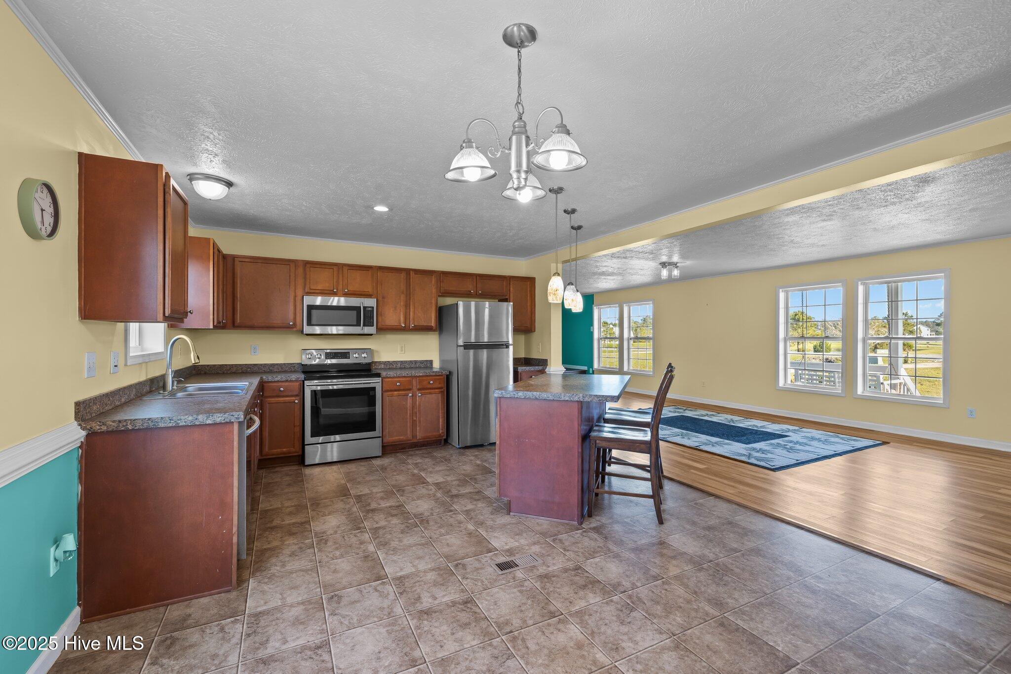 207 Mayflower Drive Property Photo 8