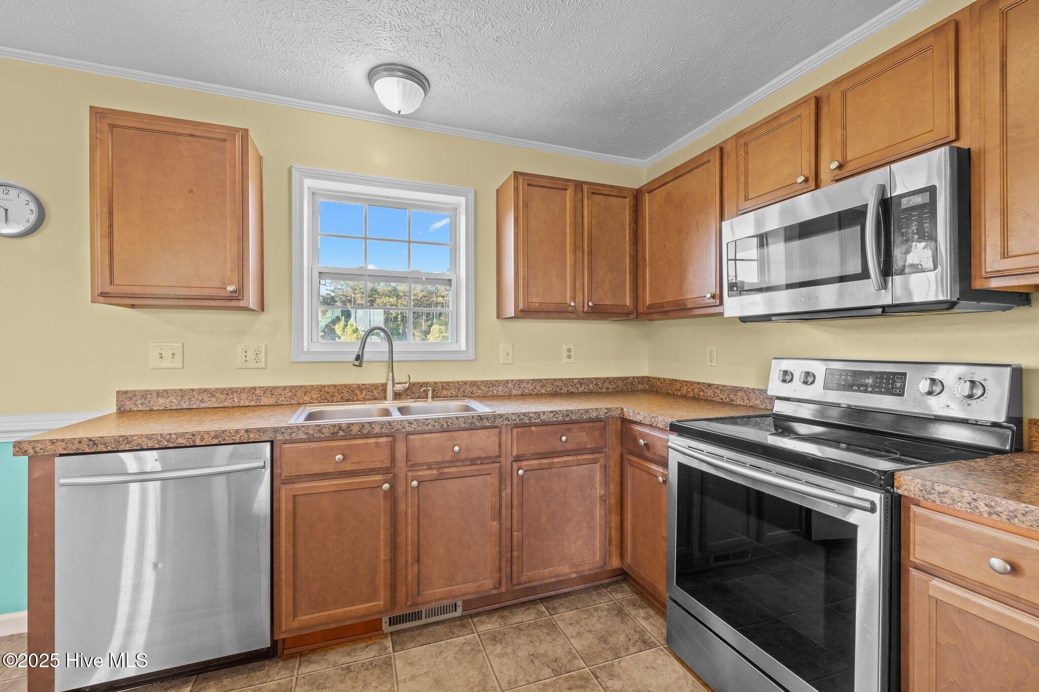 207 Mayflower Drive Property Photo 9