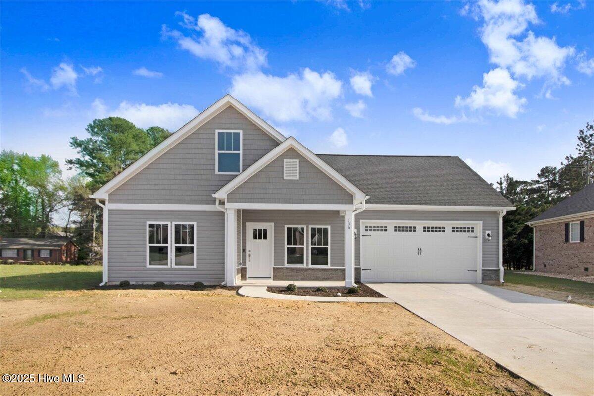 106 Kingston Circle Property Photo 1