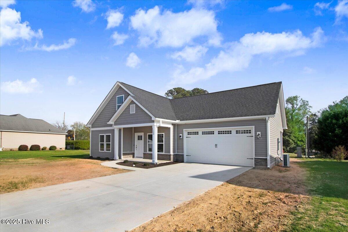 106 Kingston Circle Property Photo 2