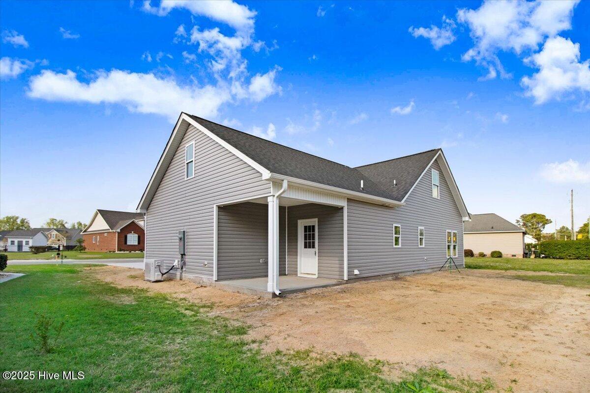 106 Kingston Circle Property Photo 6