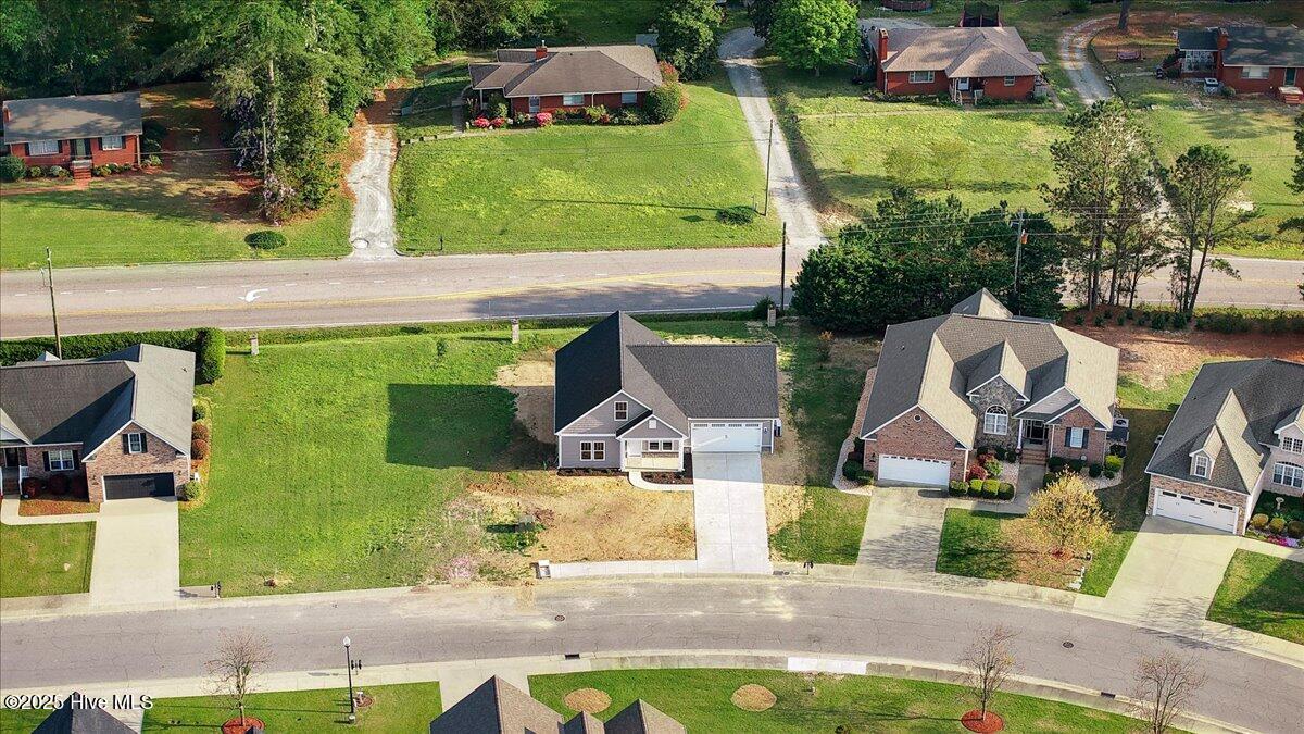 106 Kingston Circle Property Photo 9