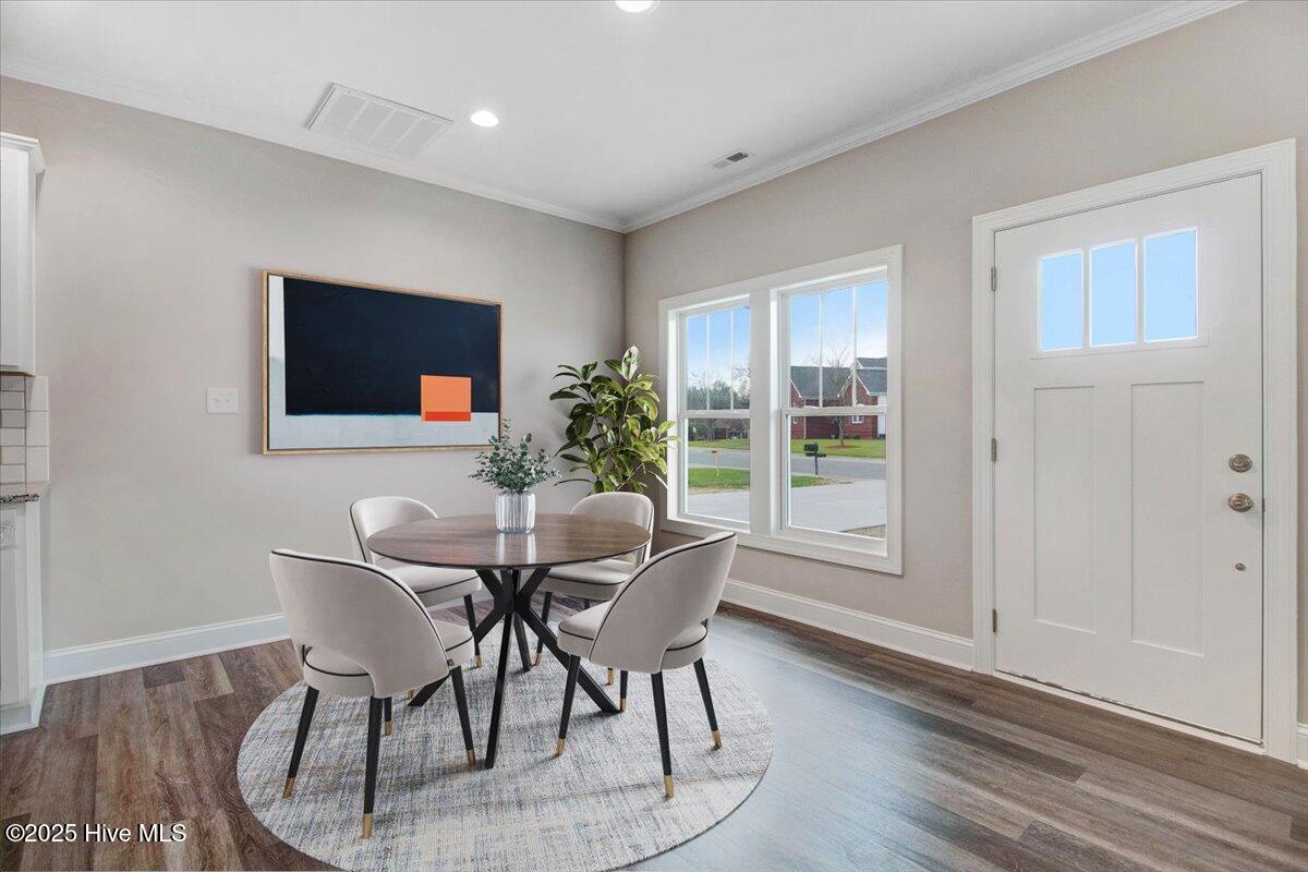 106 Kingston Circle Property Photo 16