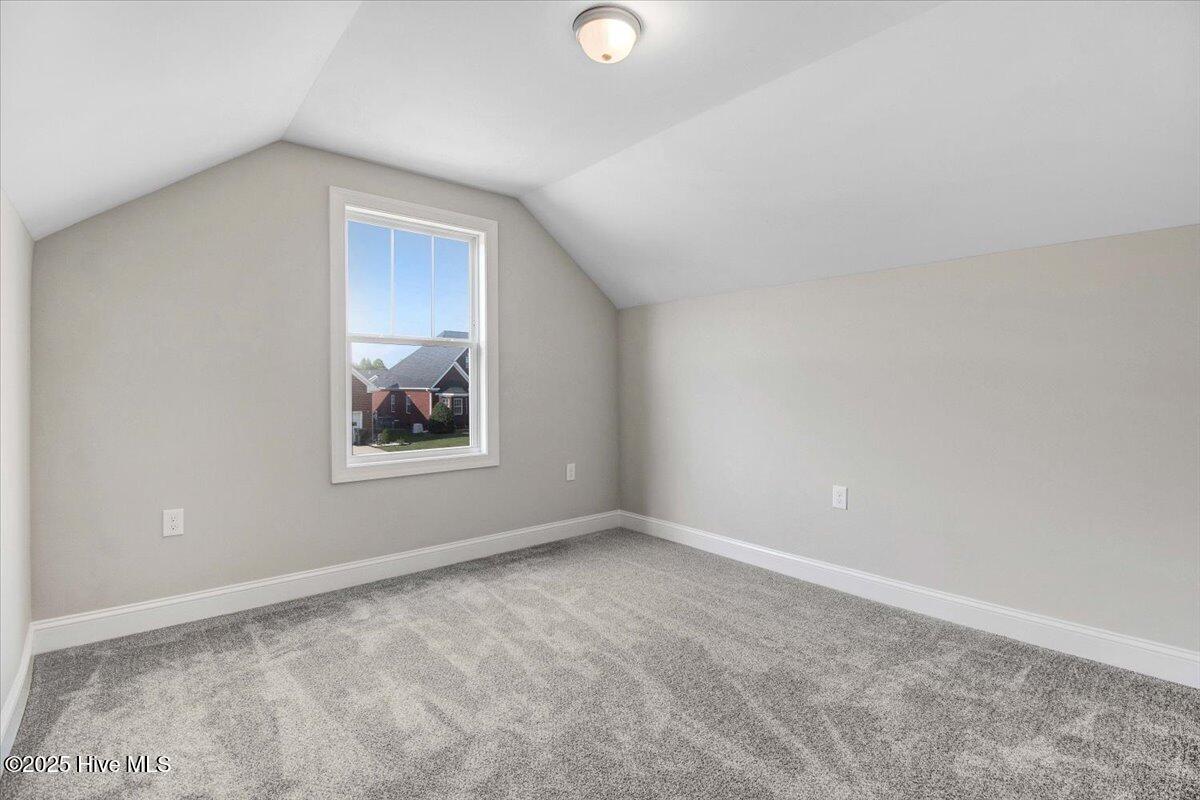 106 Kingston Circle Property Photo 30