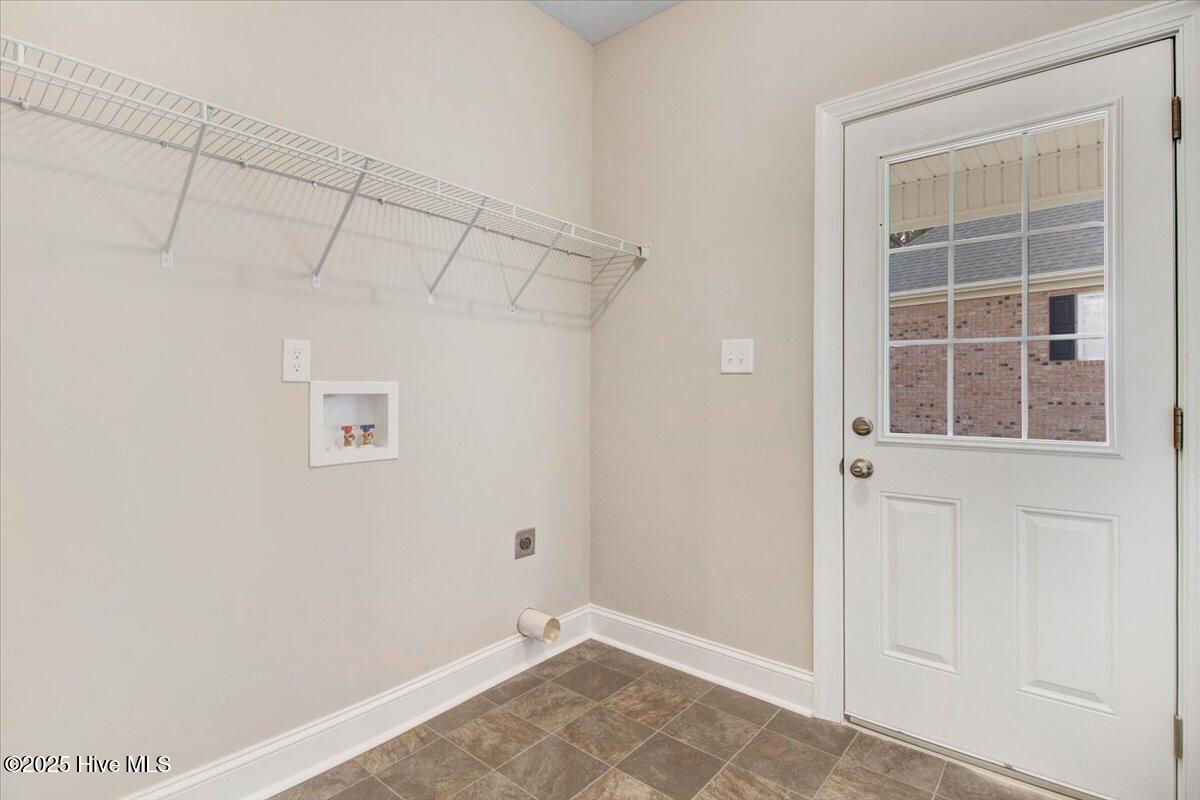 106 Kingston Circle Property Photo 35