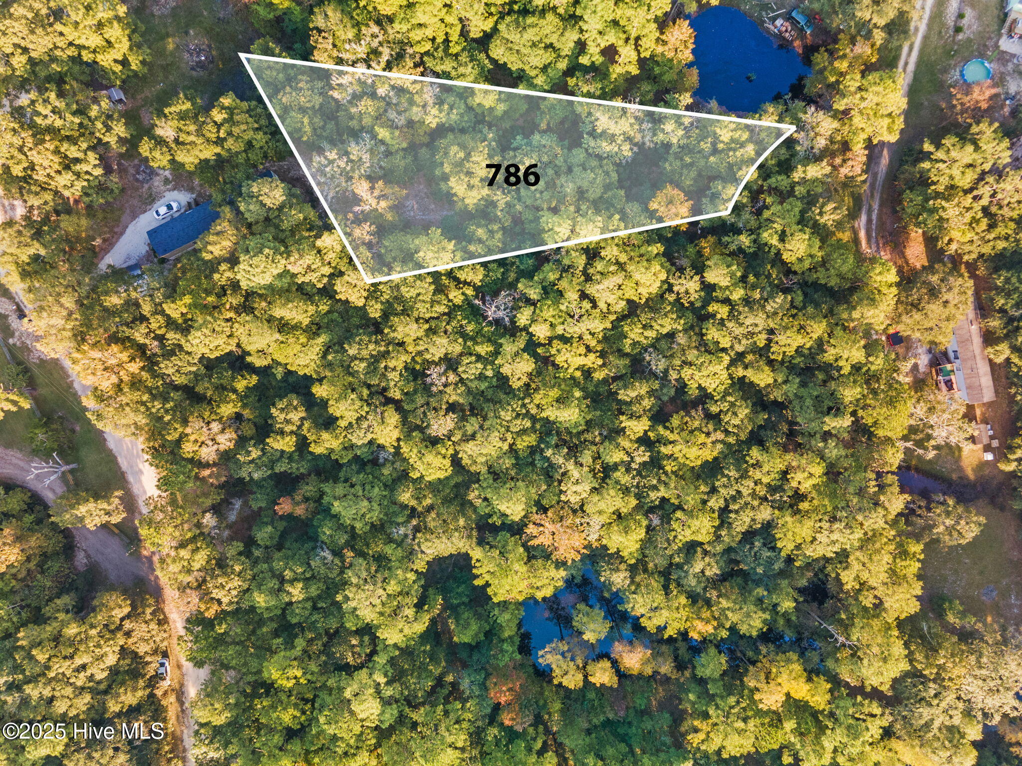 786 Pondview Drive Property Photo 1