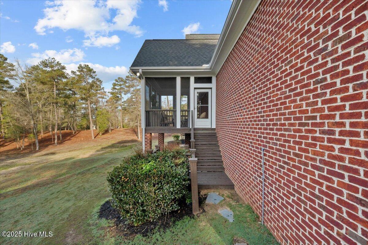 549 Grande Pines Vista Property Photo 15