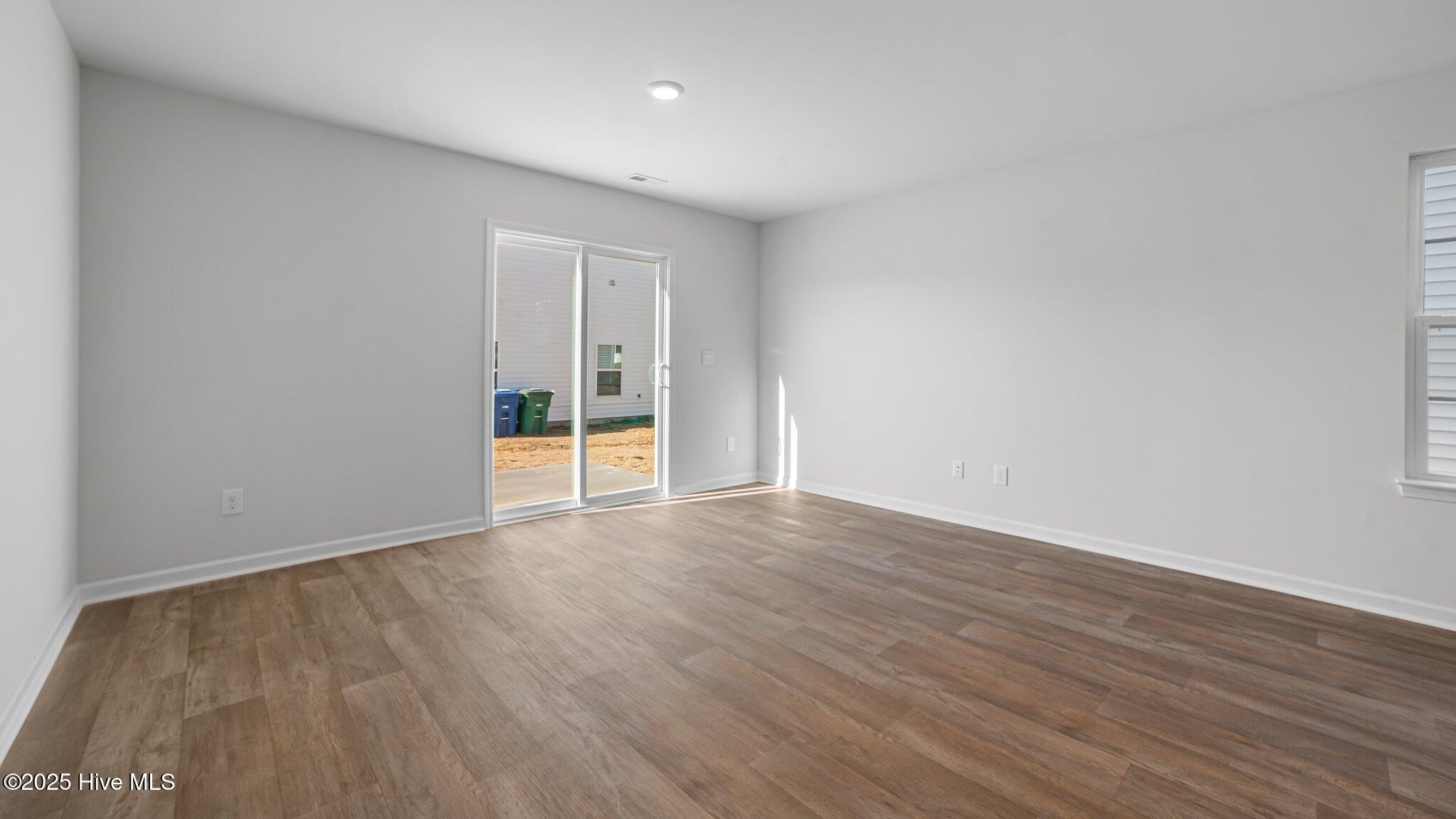 200 Olive Branch Street Property Photo 6