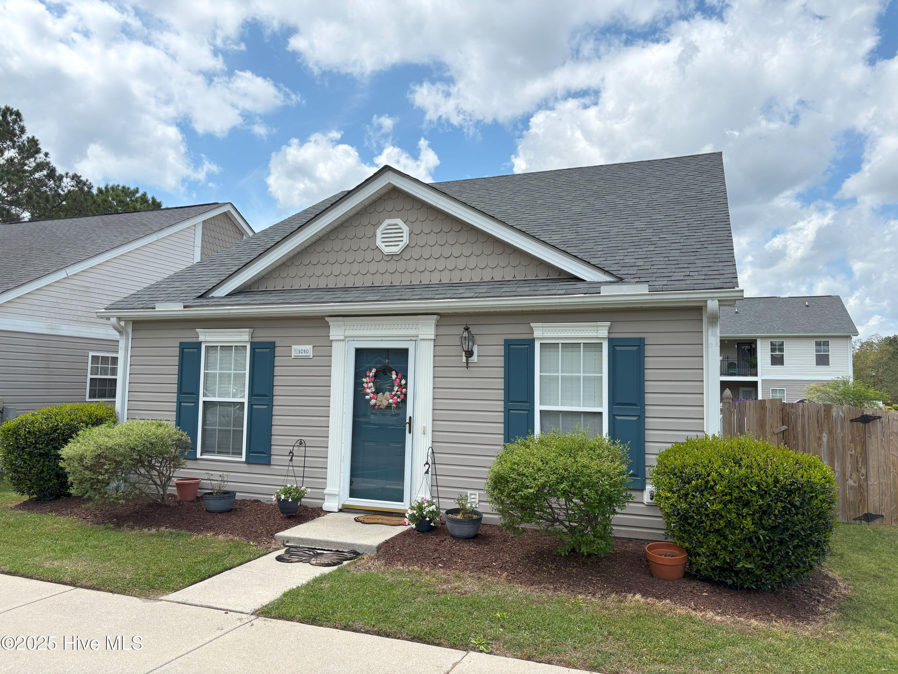 1010 Tomlinson Boulevard Property Photo 1