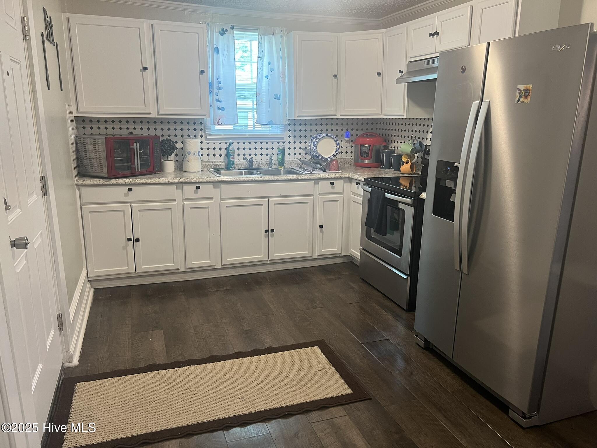 505 S Leslie Street Property Photo 6