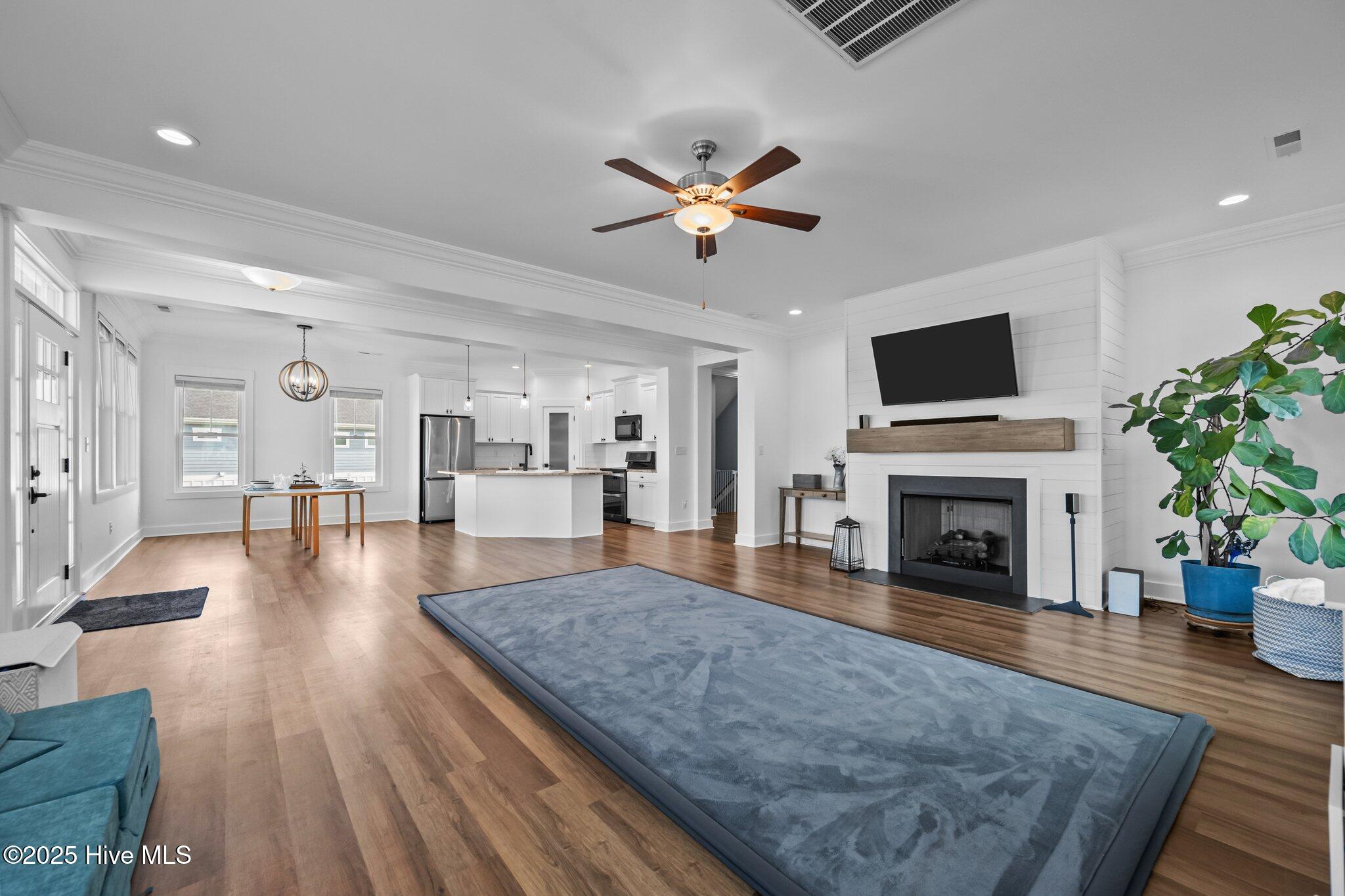 372 Summerhouse Drive Property Photo 13