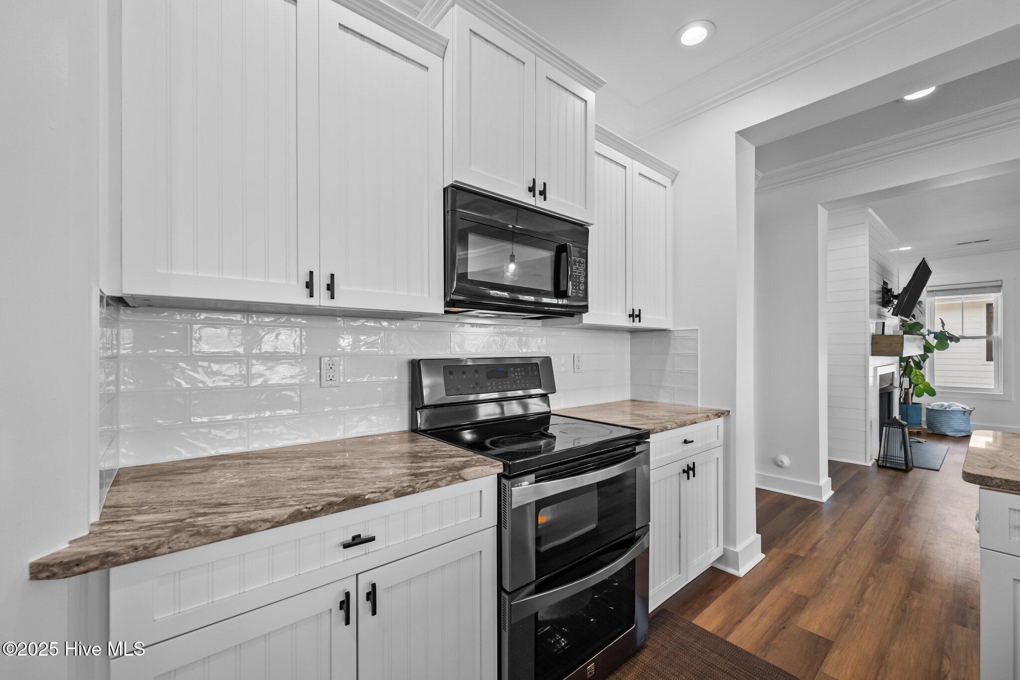 372 Summerhouse Drive Property Photo 17