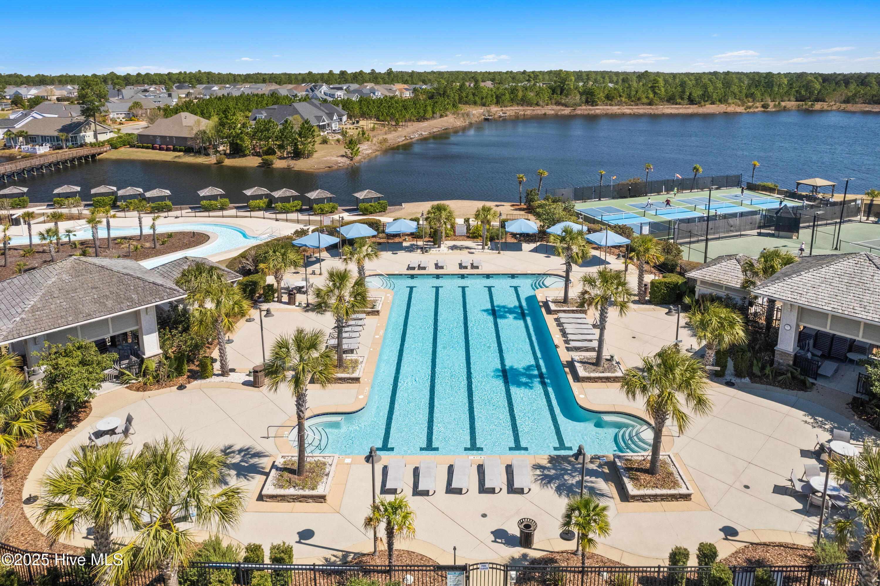 2197 Palm Pointe Property Photo 5