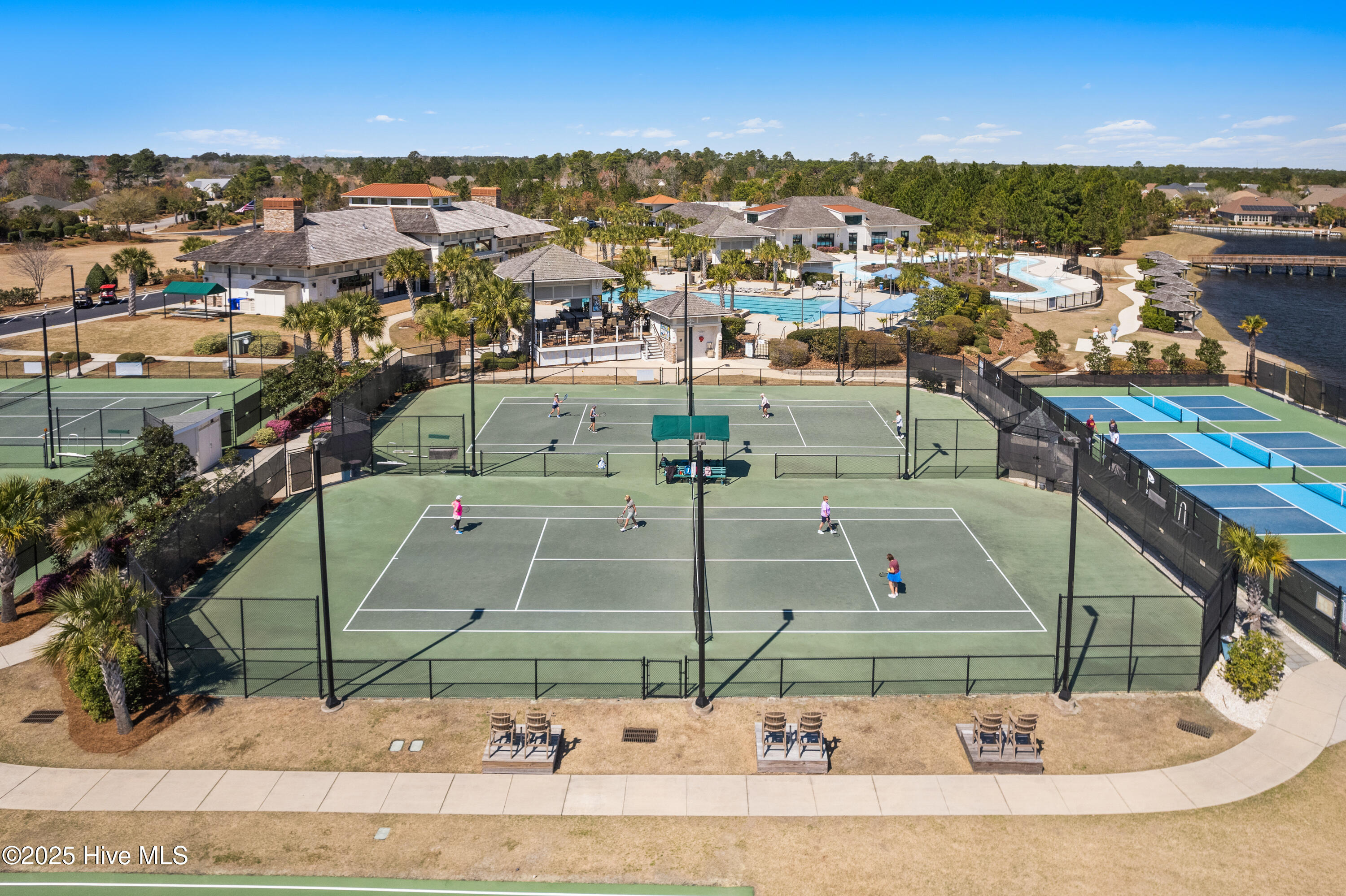 2197 Palm Pointe Property Photo 6