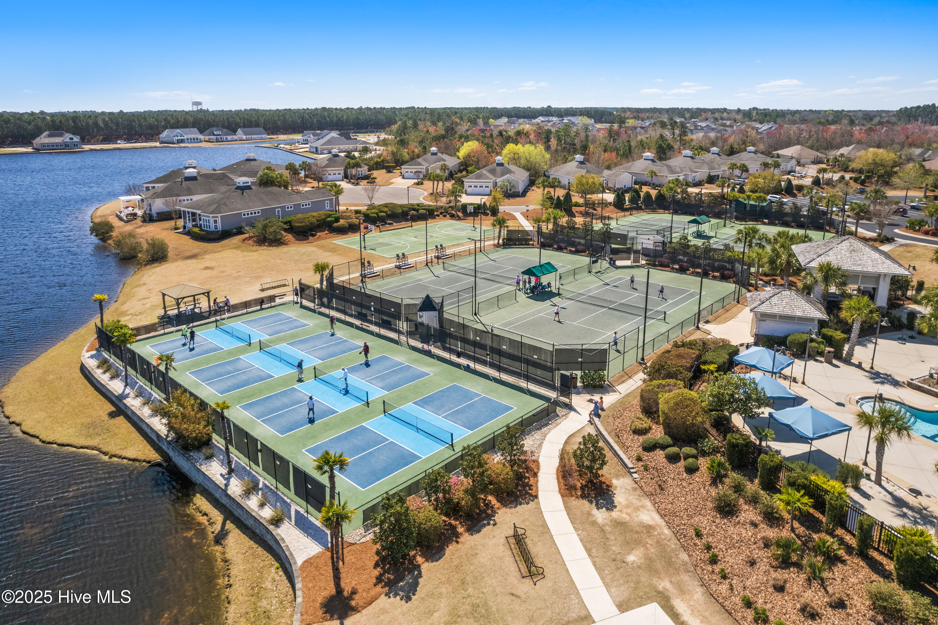 2197 Palm Pointe Property Photo 7