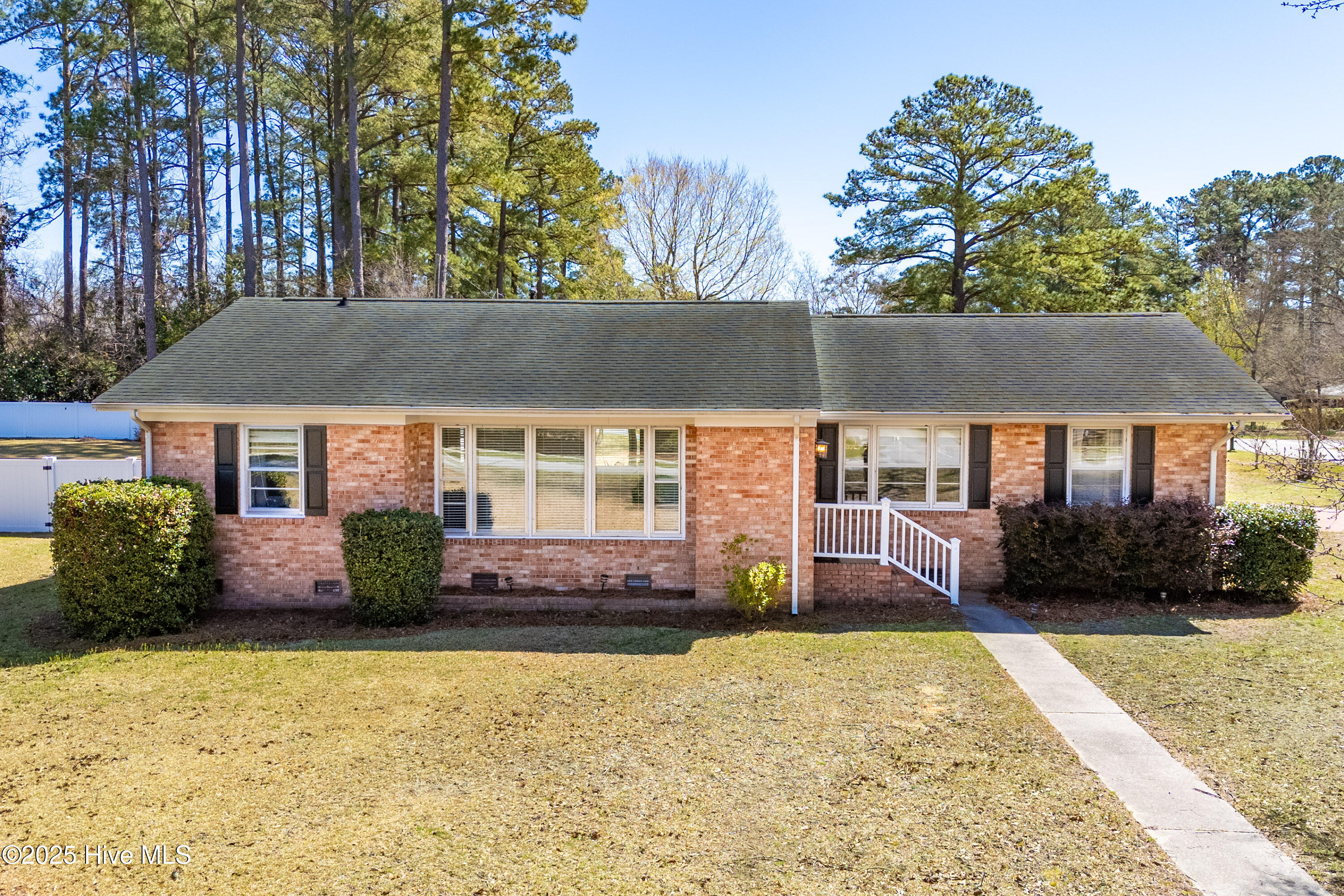802 River Road Property Photo