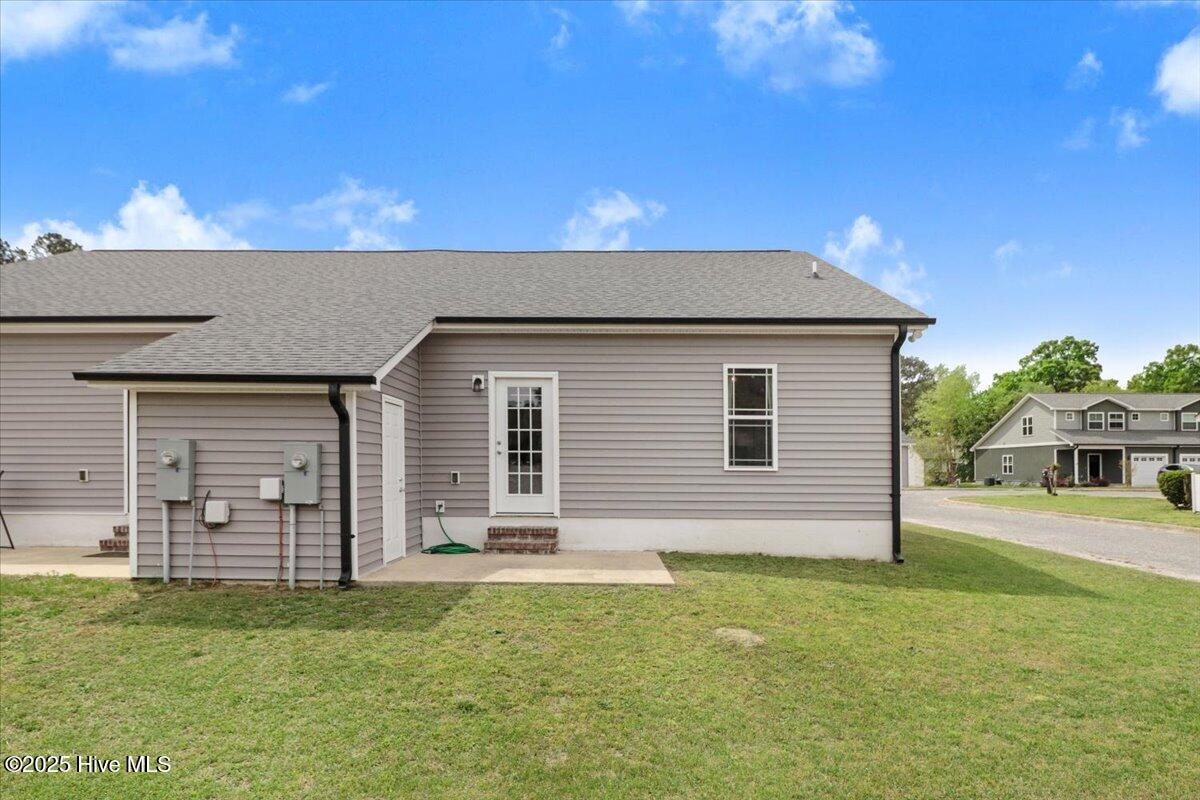 1500 S Taylor Street Property Photo 3