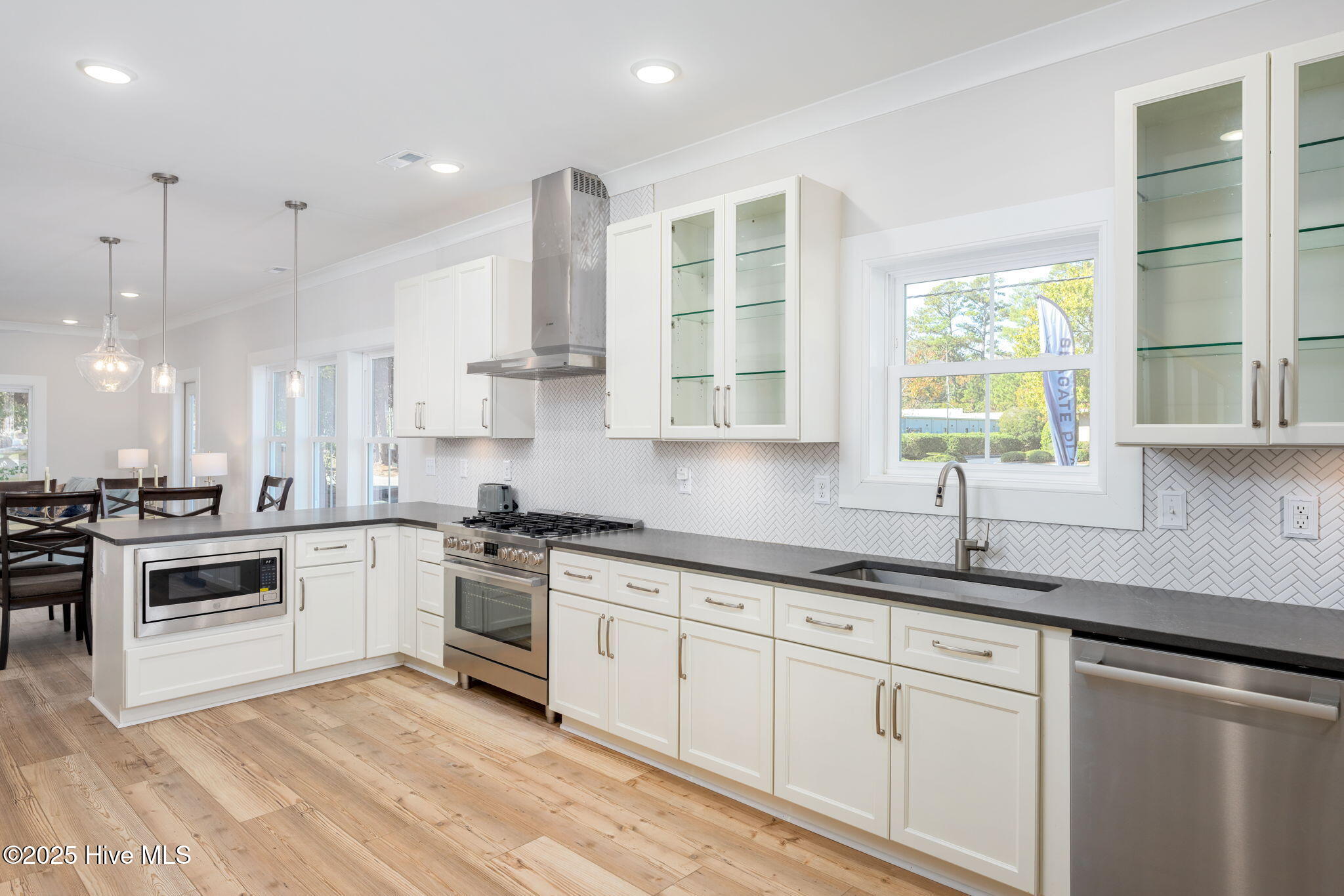 117 Seagate Place Property Photo 5