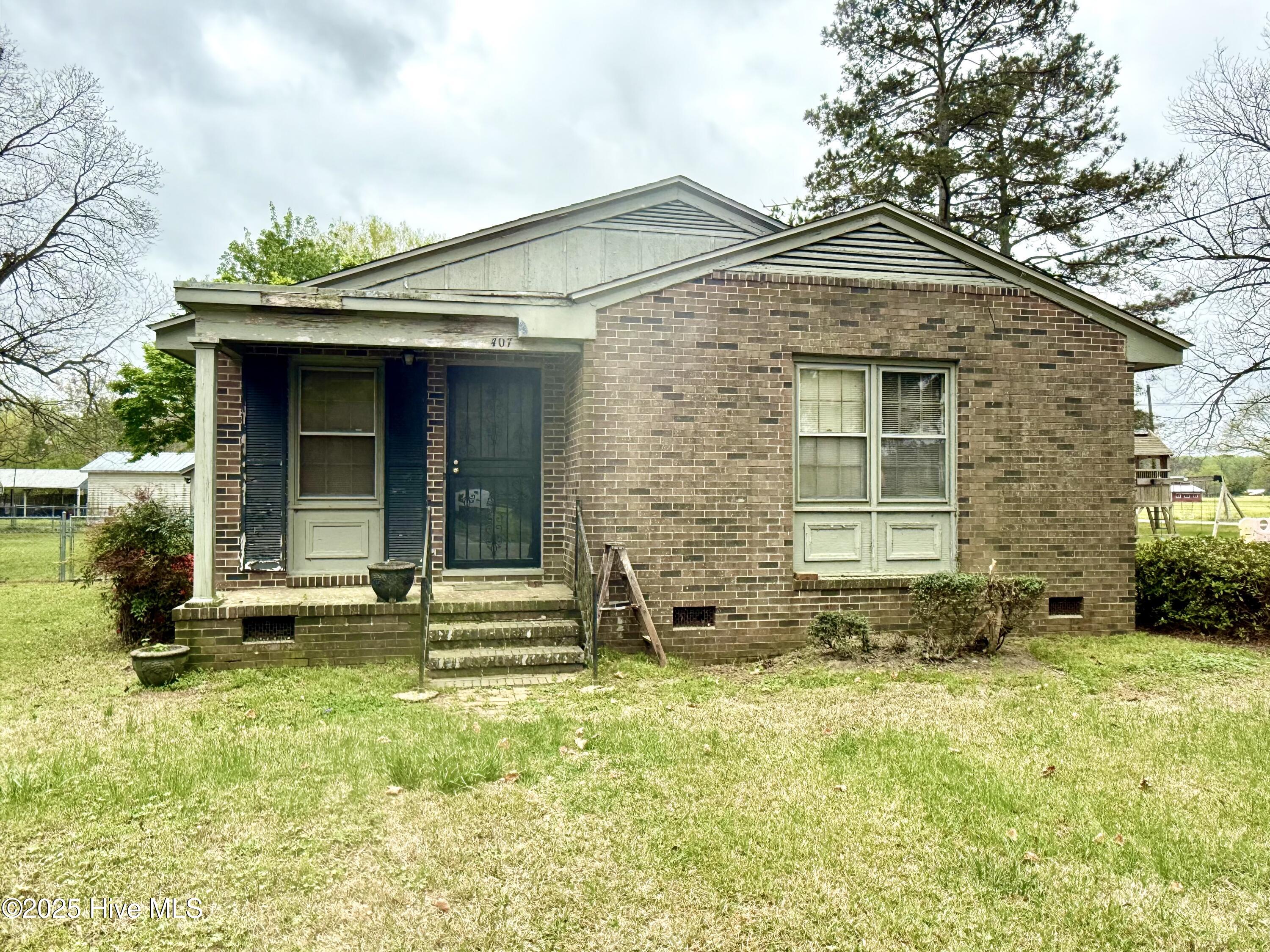 407 W Pippen Street Property Photo