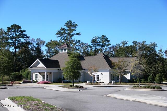 894 Hollybriar Drive Property Photo 4
