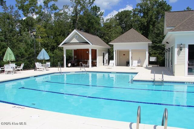 894 Hollybriar Drive Property Photo 7