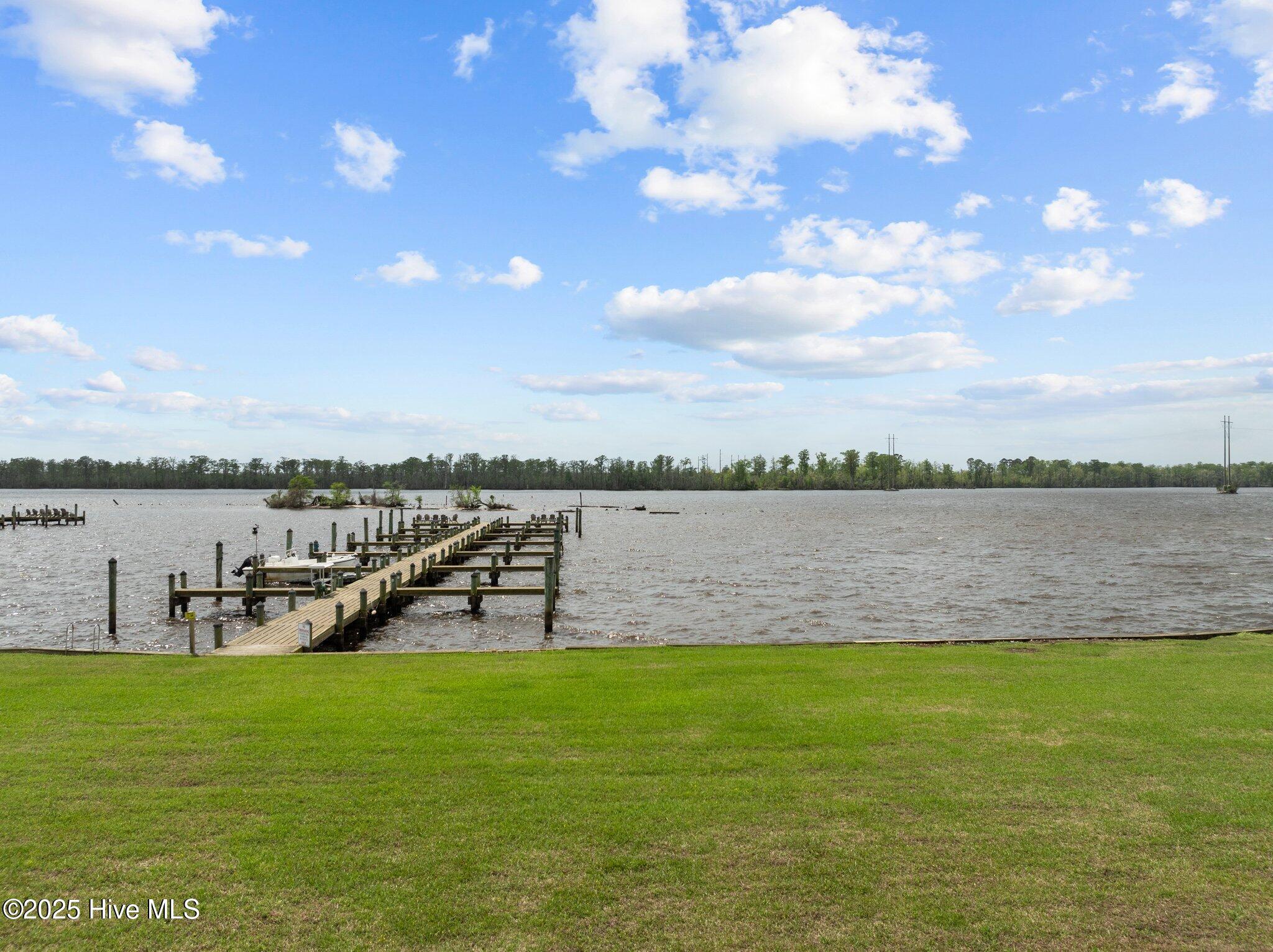 130 S Washington Harbour Avenue Property Photo
