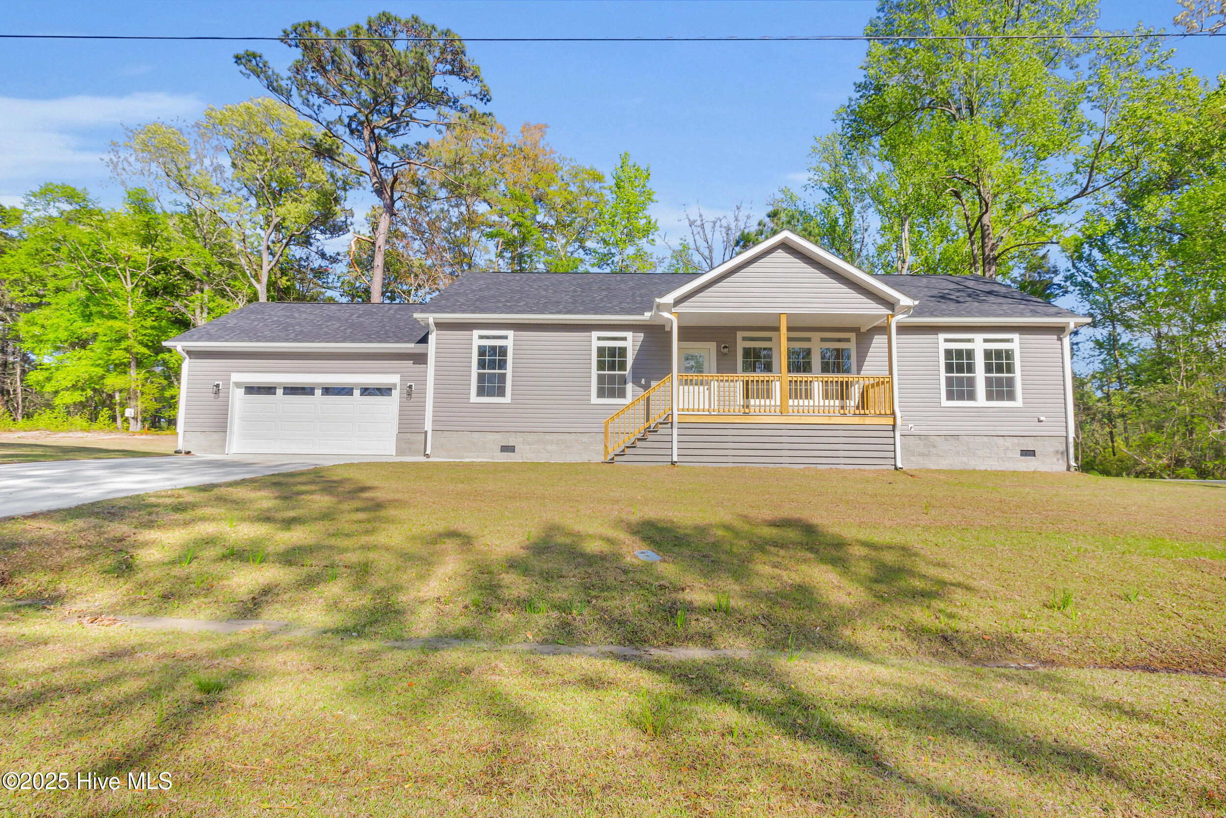 429 Country Club Drive Property Photo