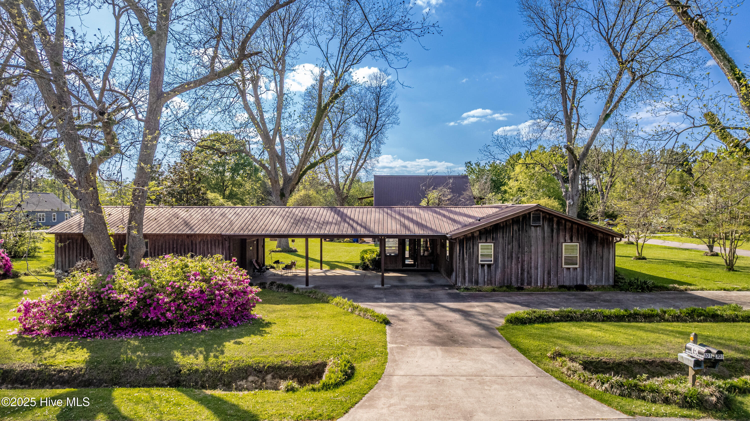 101 Grove Circle Property Photo