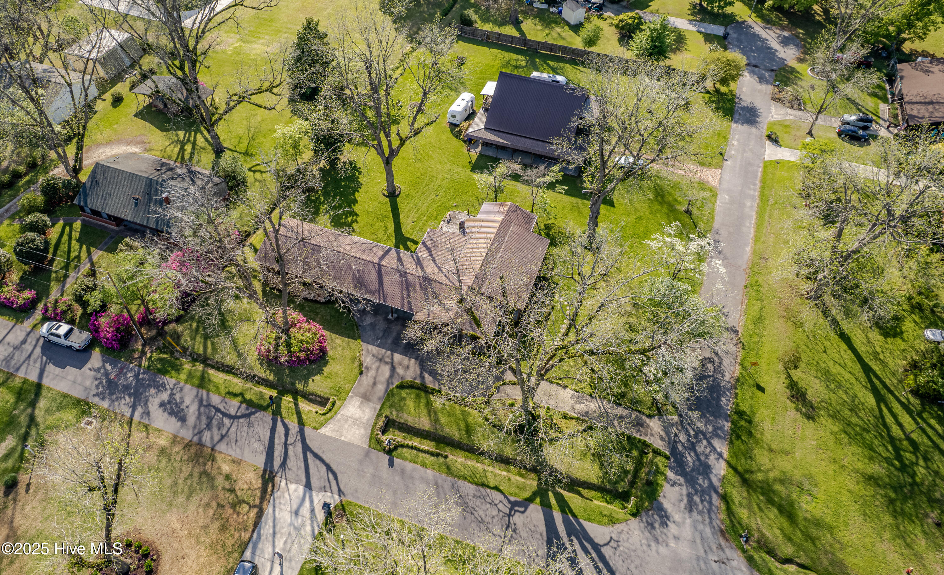 101 Grove Circle Property Photo 4