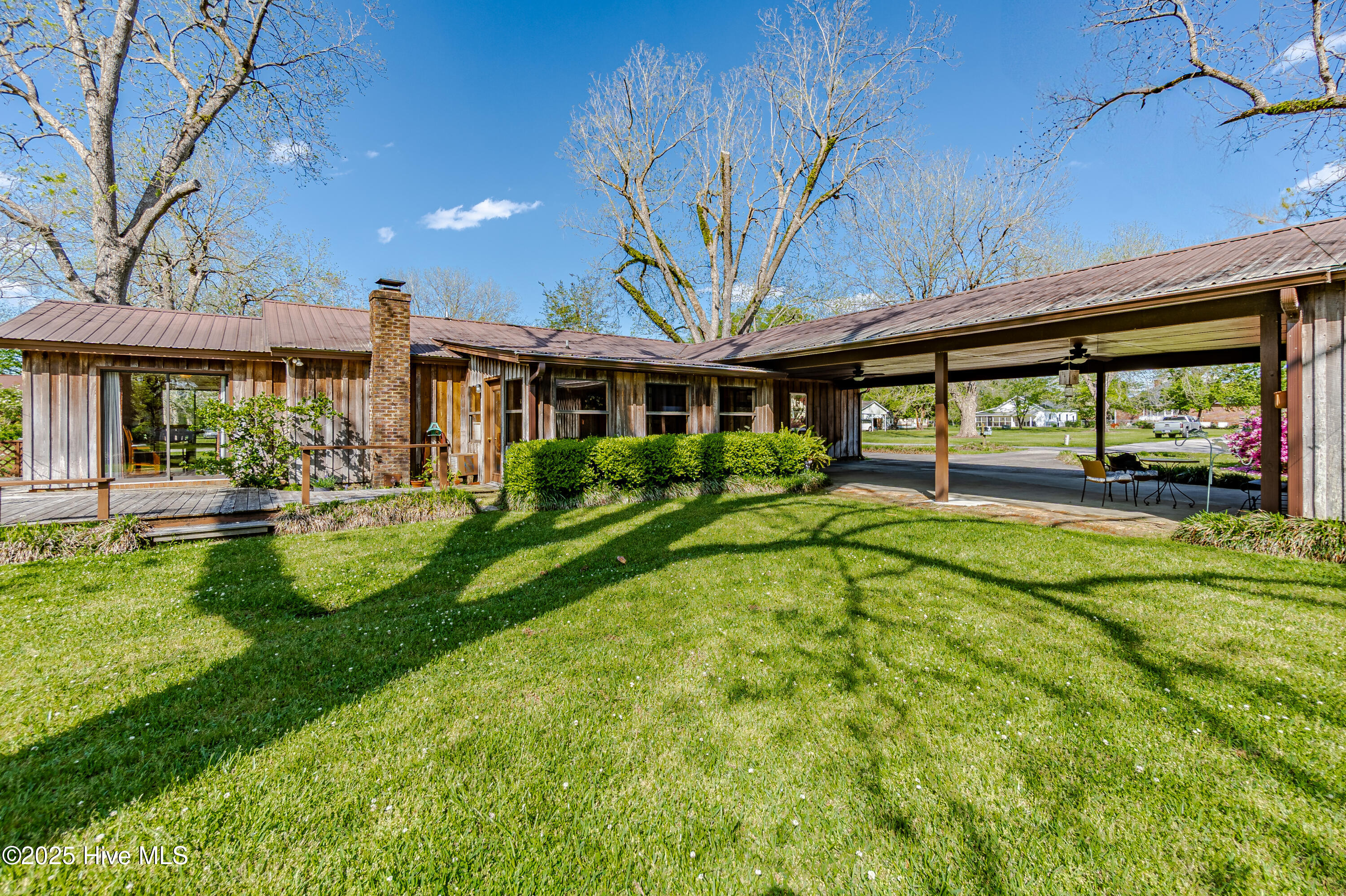 101 Grove Circle Property Photo 8