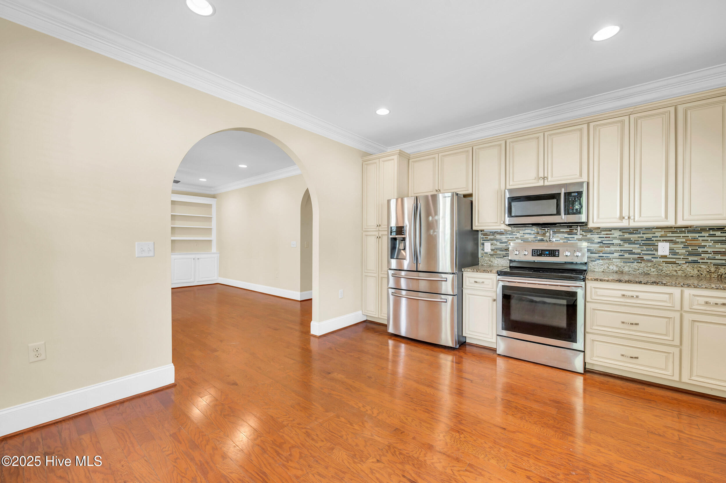 511 Spencer Farlow Drive Property Photo 5