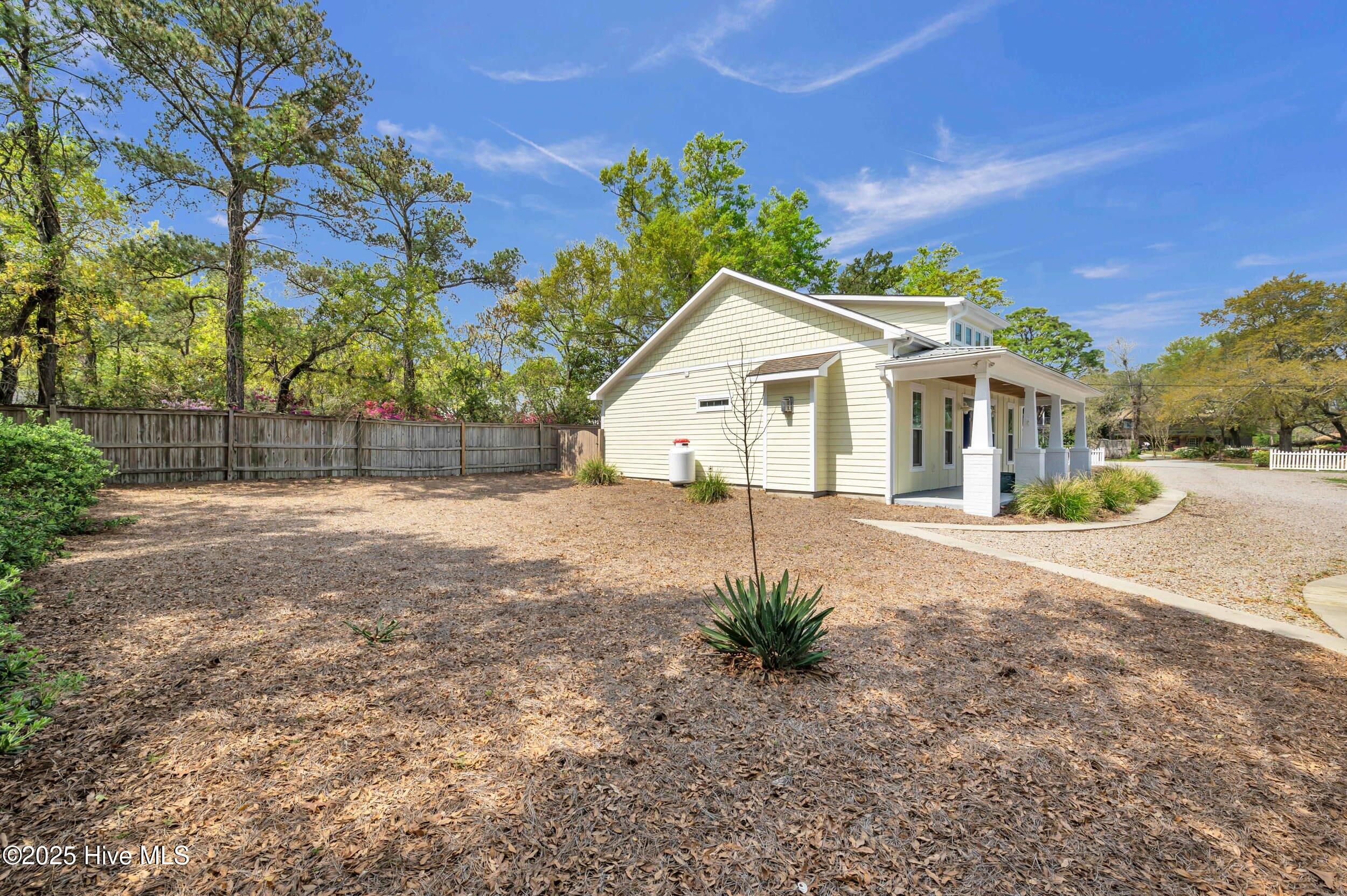 511 Spencer Farlow Drive Property Photo 17