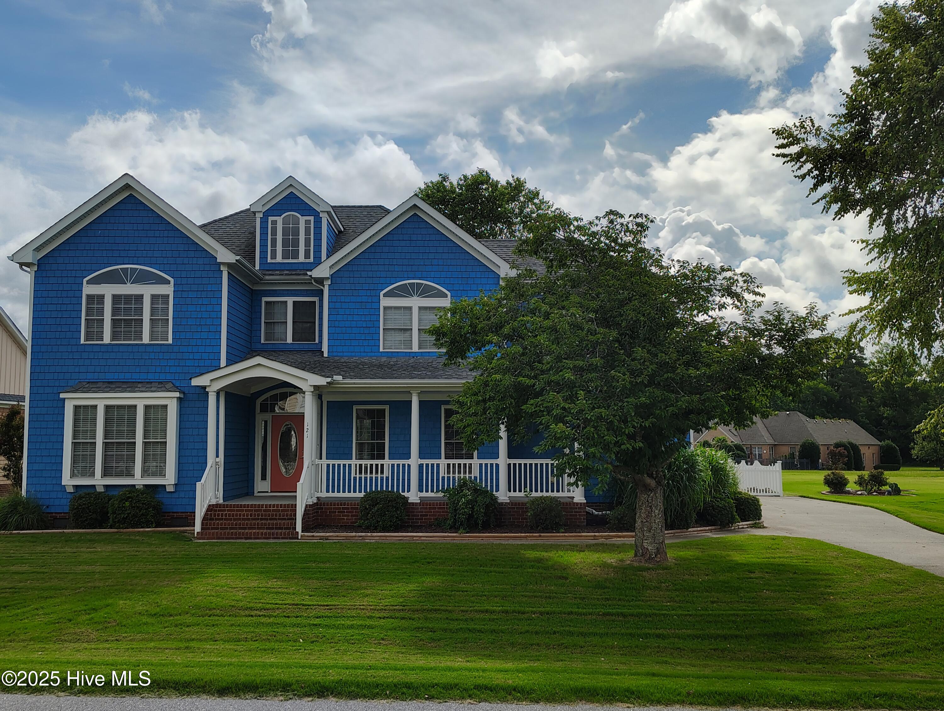 121 Bayside Drive Property Photo 1