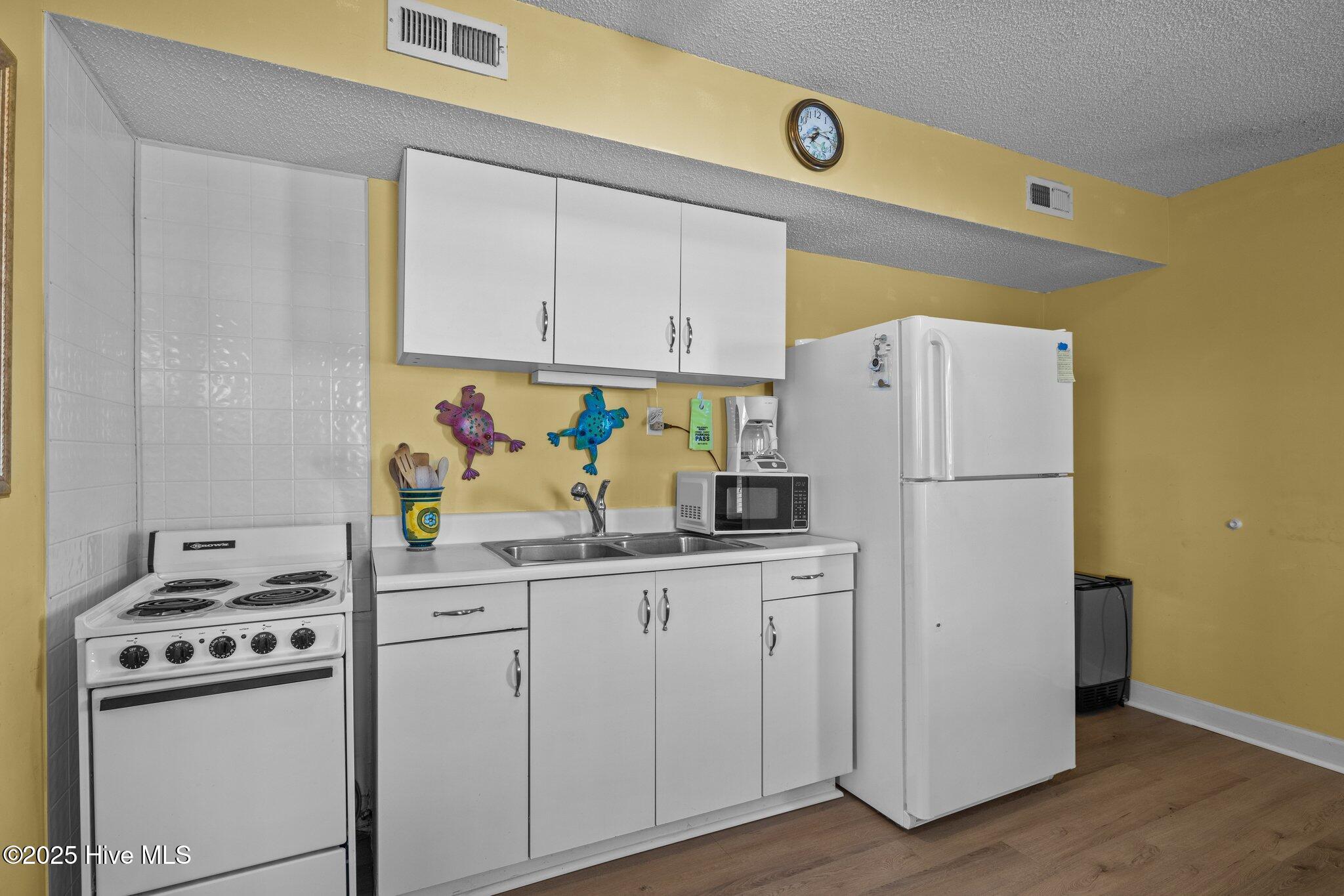 201 Henderson Boulevard 1 Property Photo 11