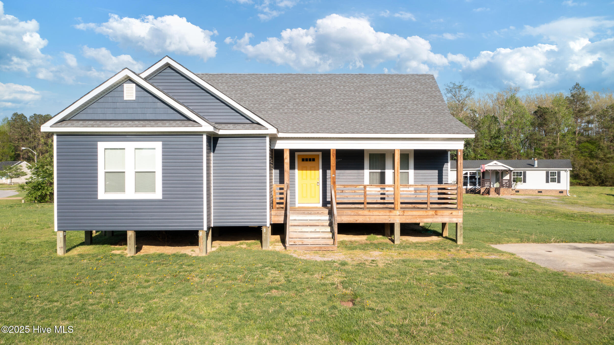 1001 Lindsay Court Property Photo