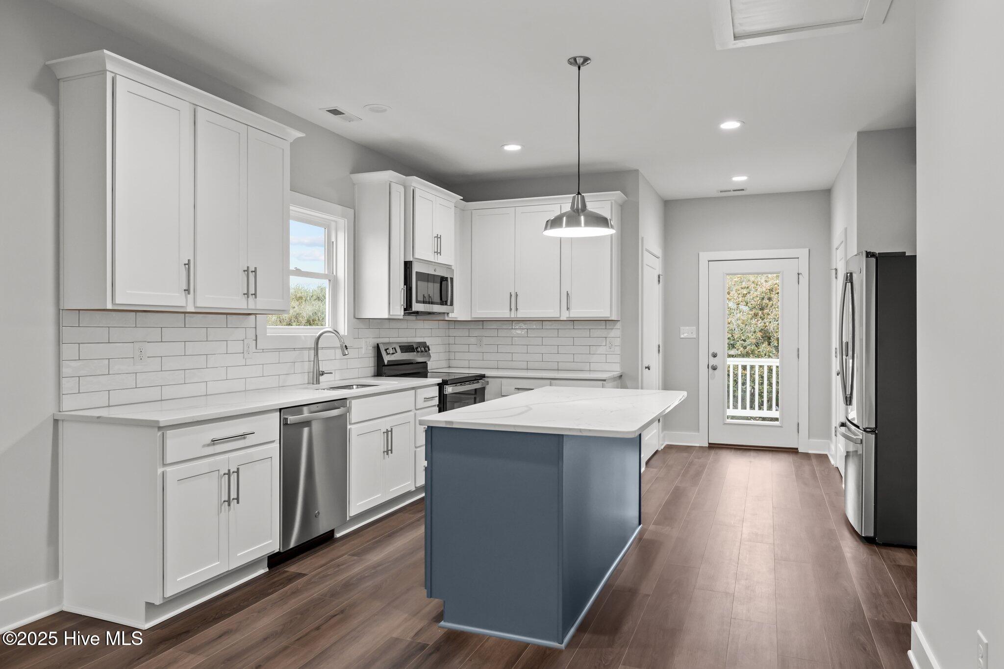 1374 Salter Path Road Property Photo 4