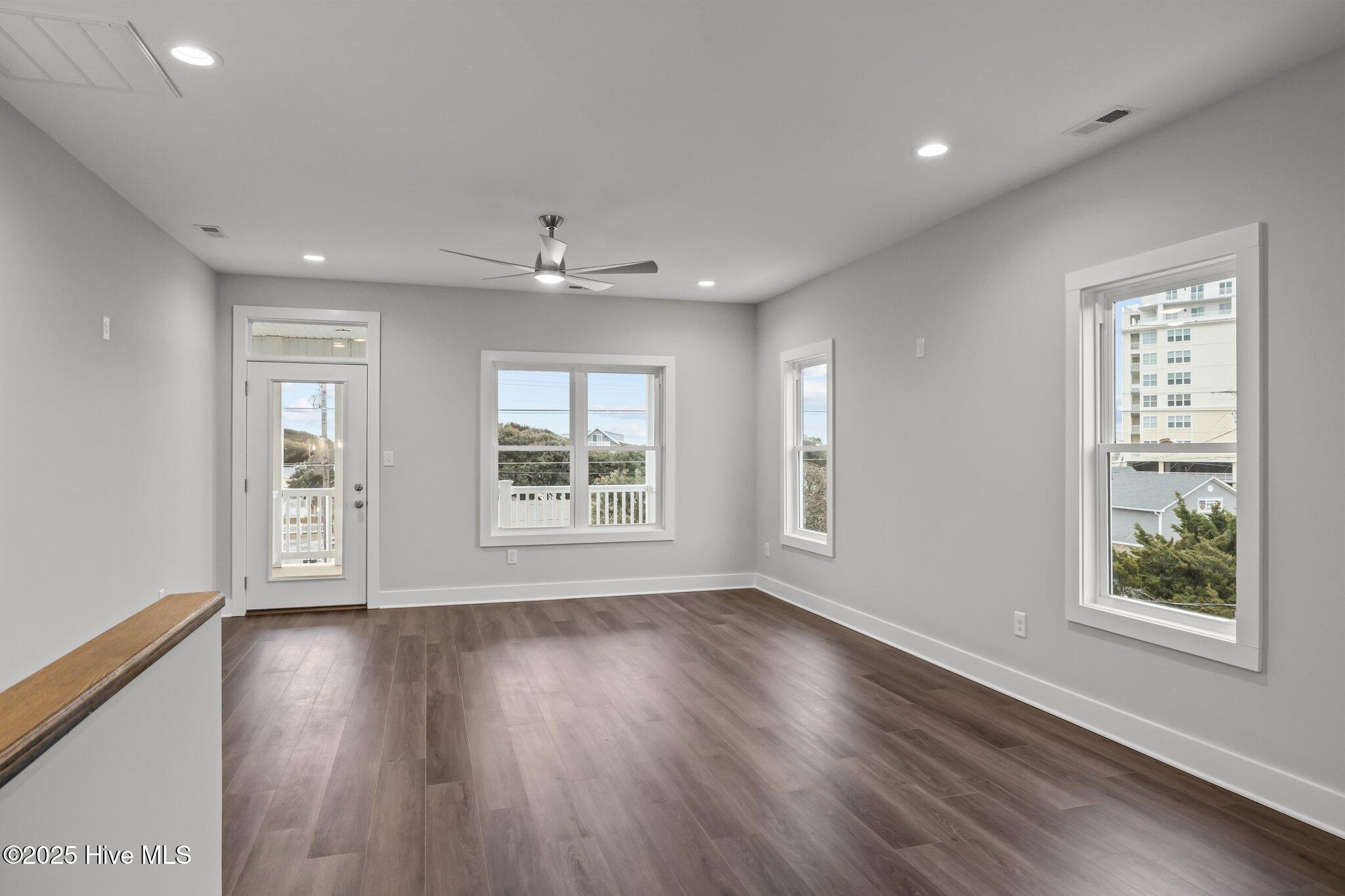 1374 Salter Path Road Property Photo 6