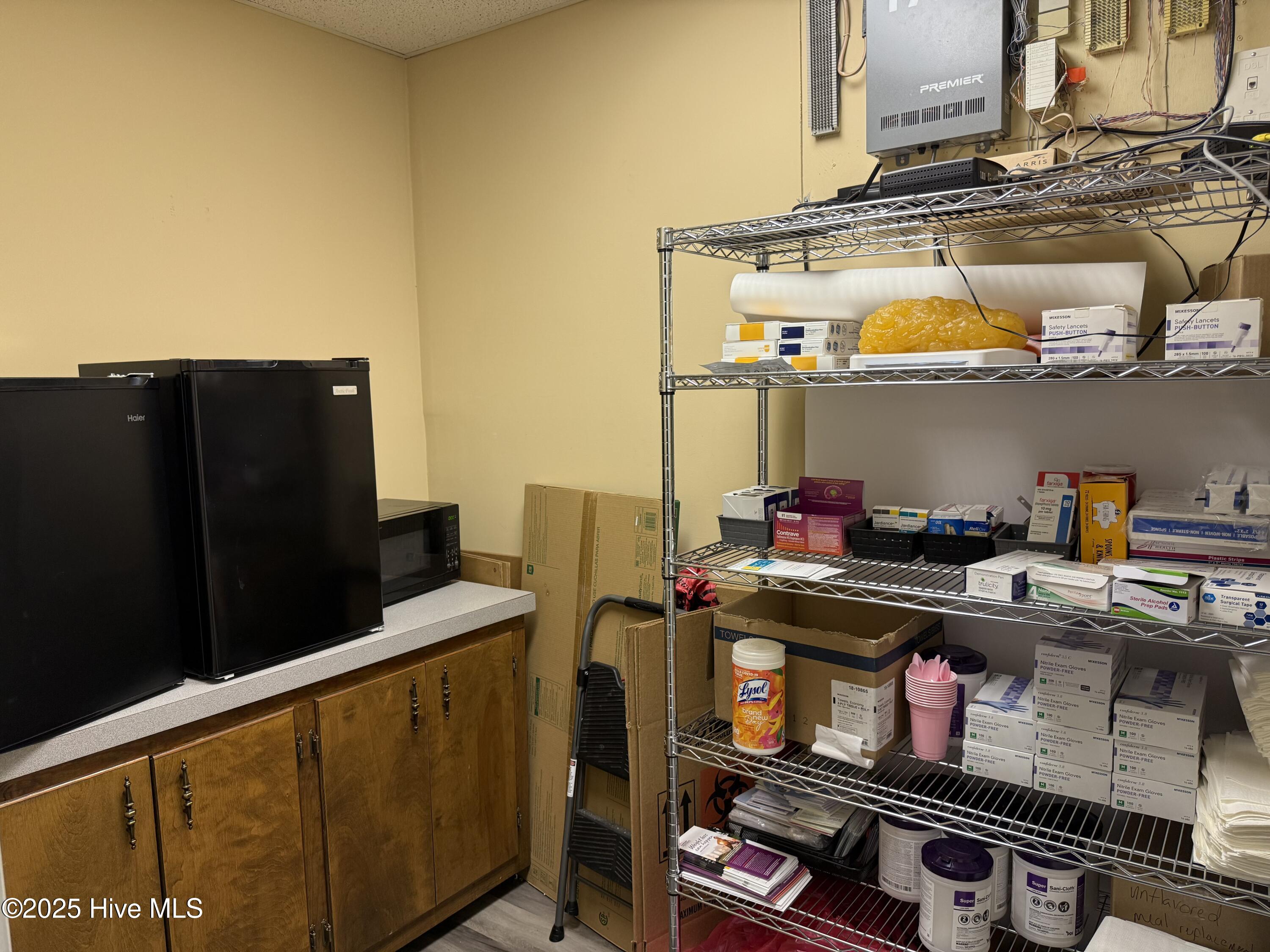 202 E Arlington Boulevard D Property Photo 23