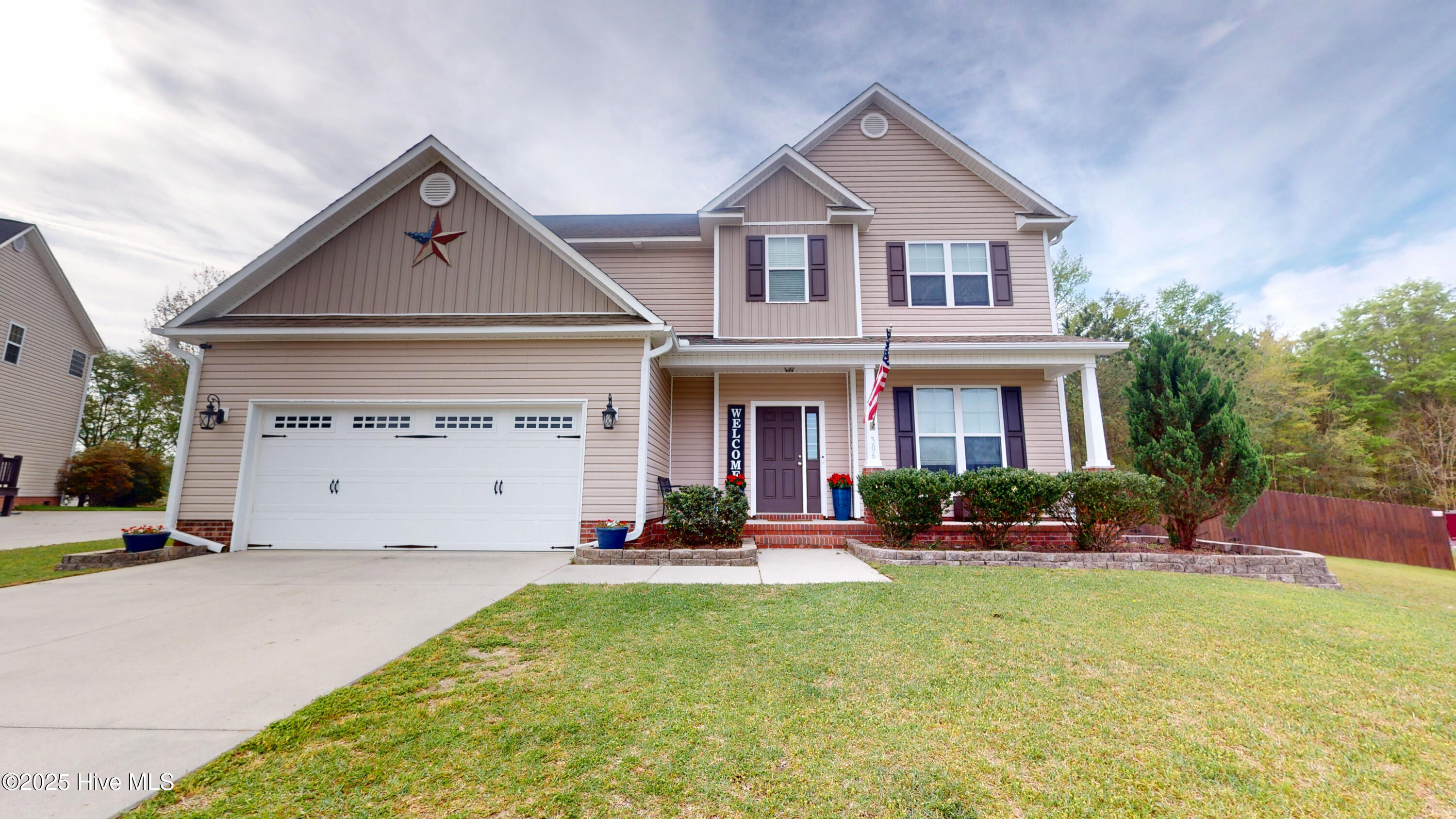 306 S River Court Property Photo
