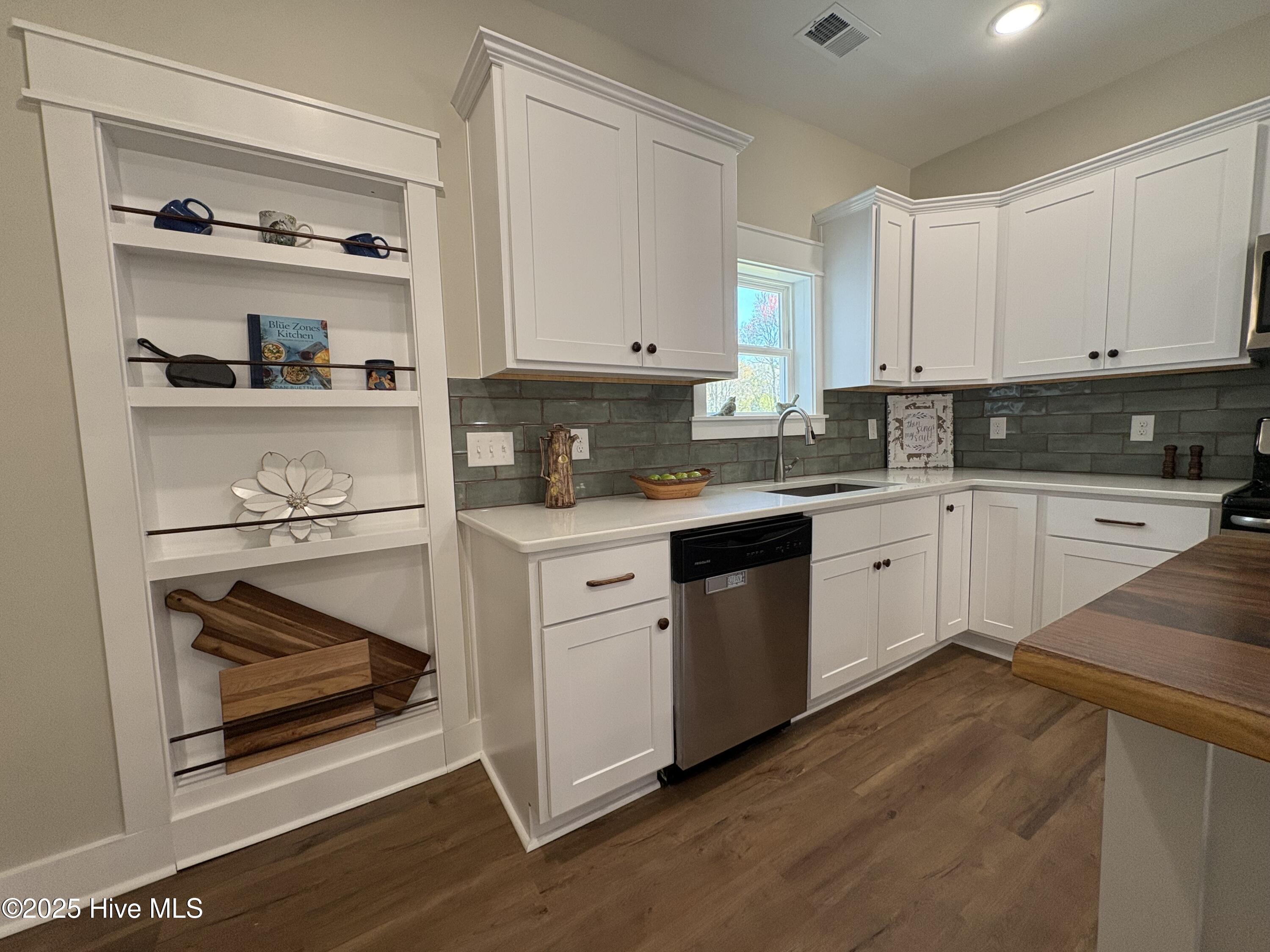 599 Bitmore Road Property Photo 6