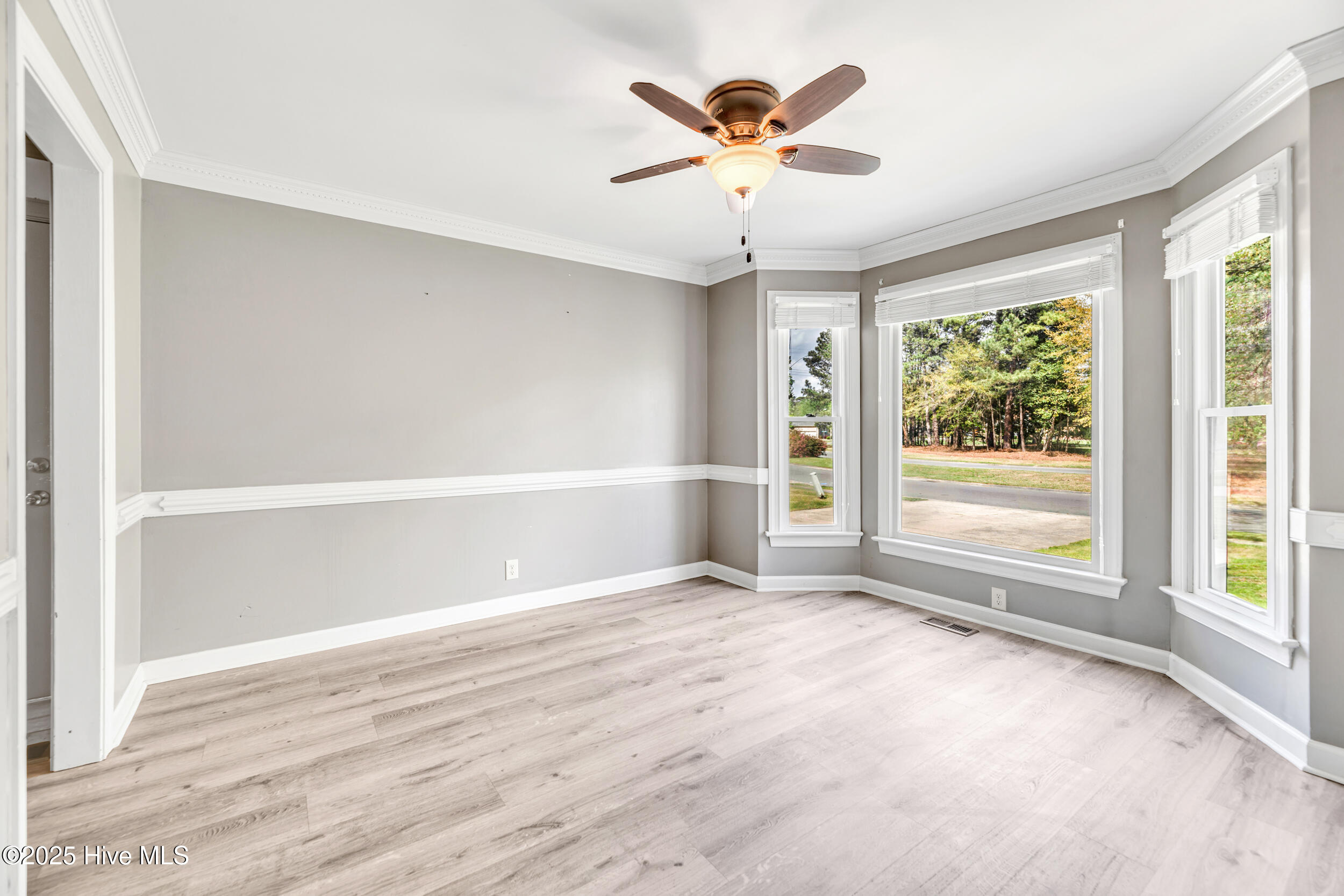 103 E Raintree Lane Property Photo 8