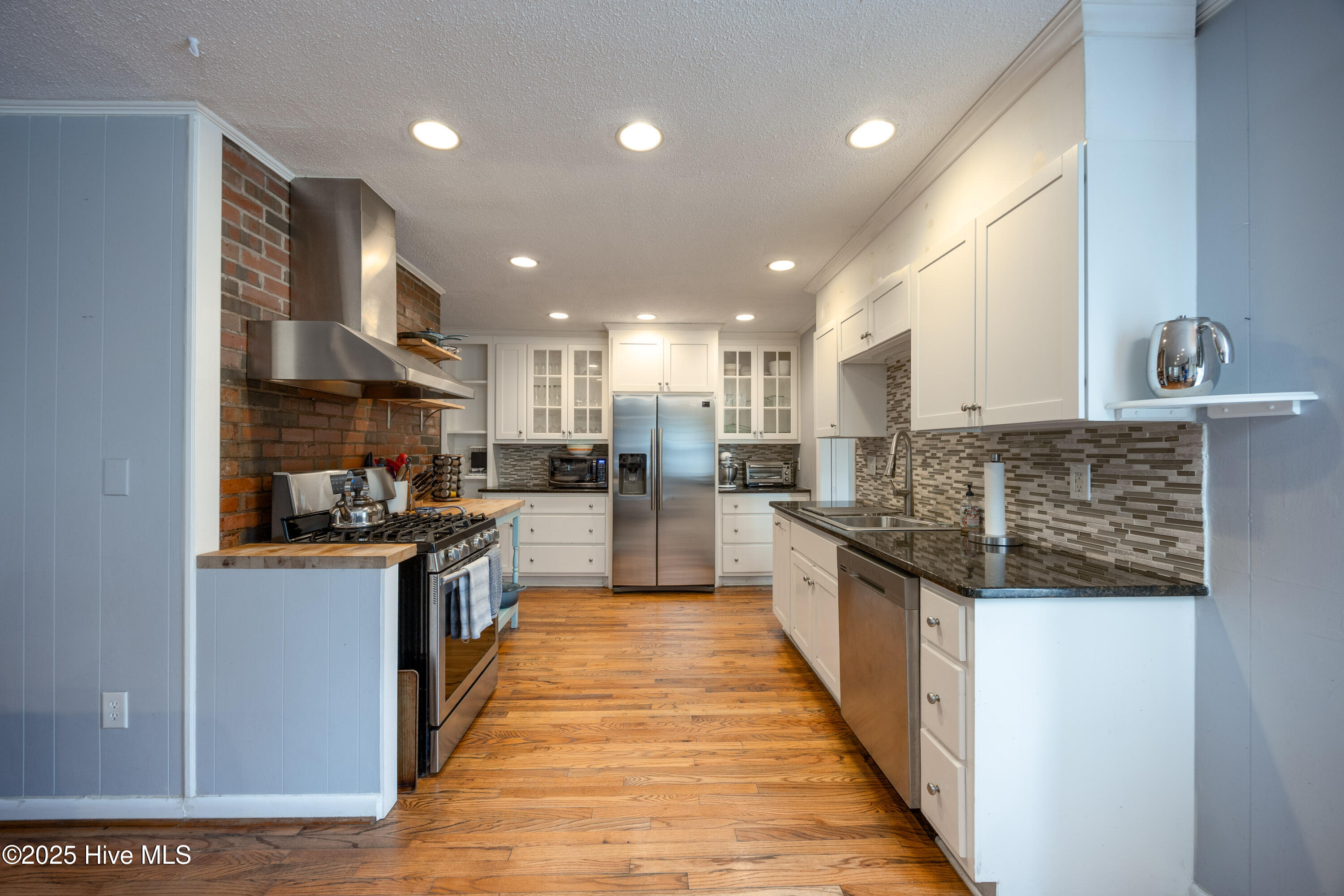 211 Edgewood Avenue Property Photo 8