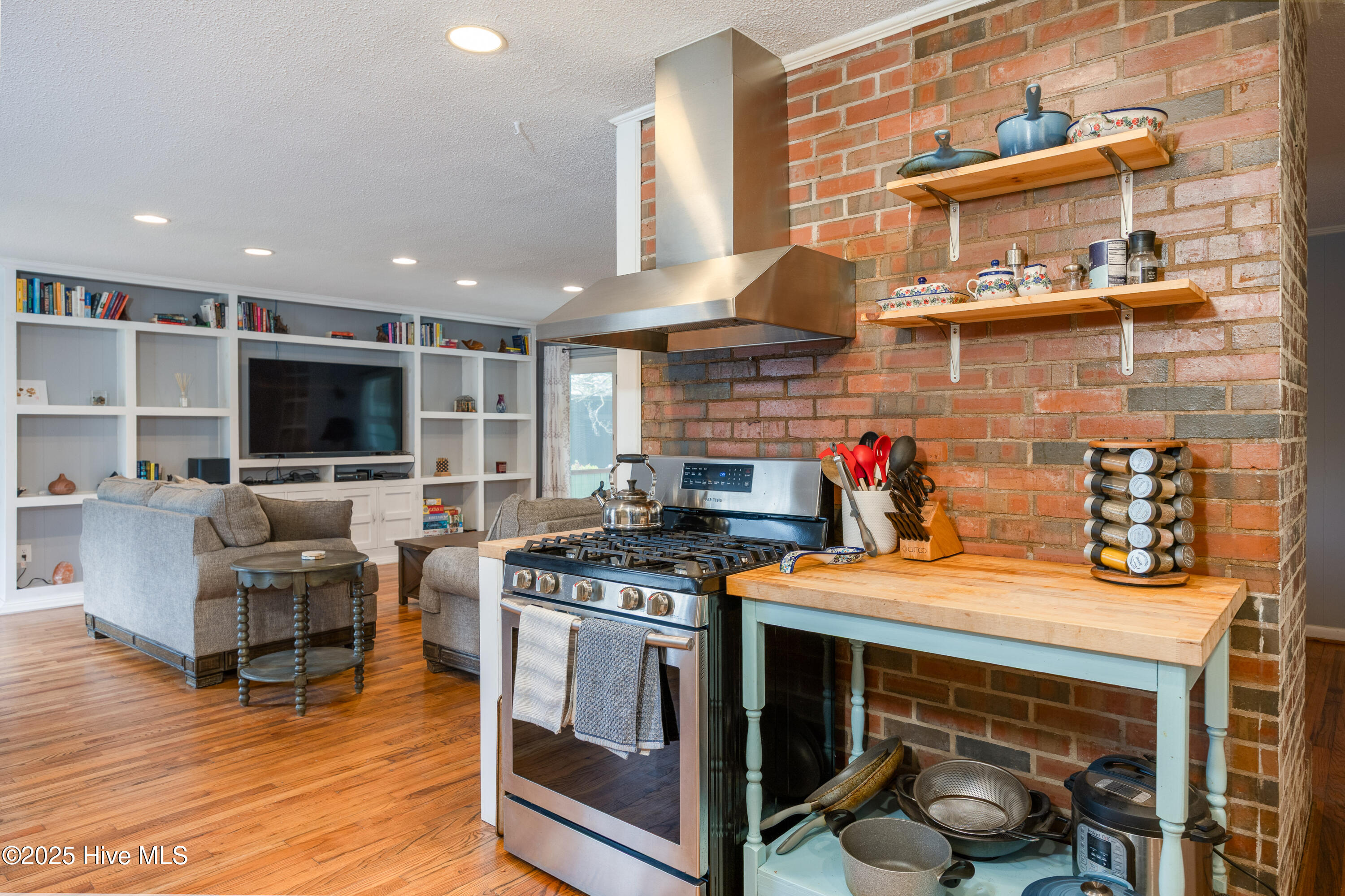 211 Edgewood Avenue Property Photo 10