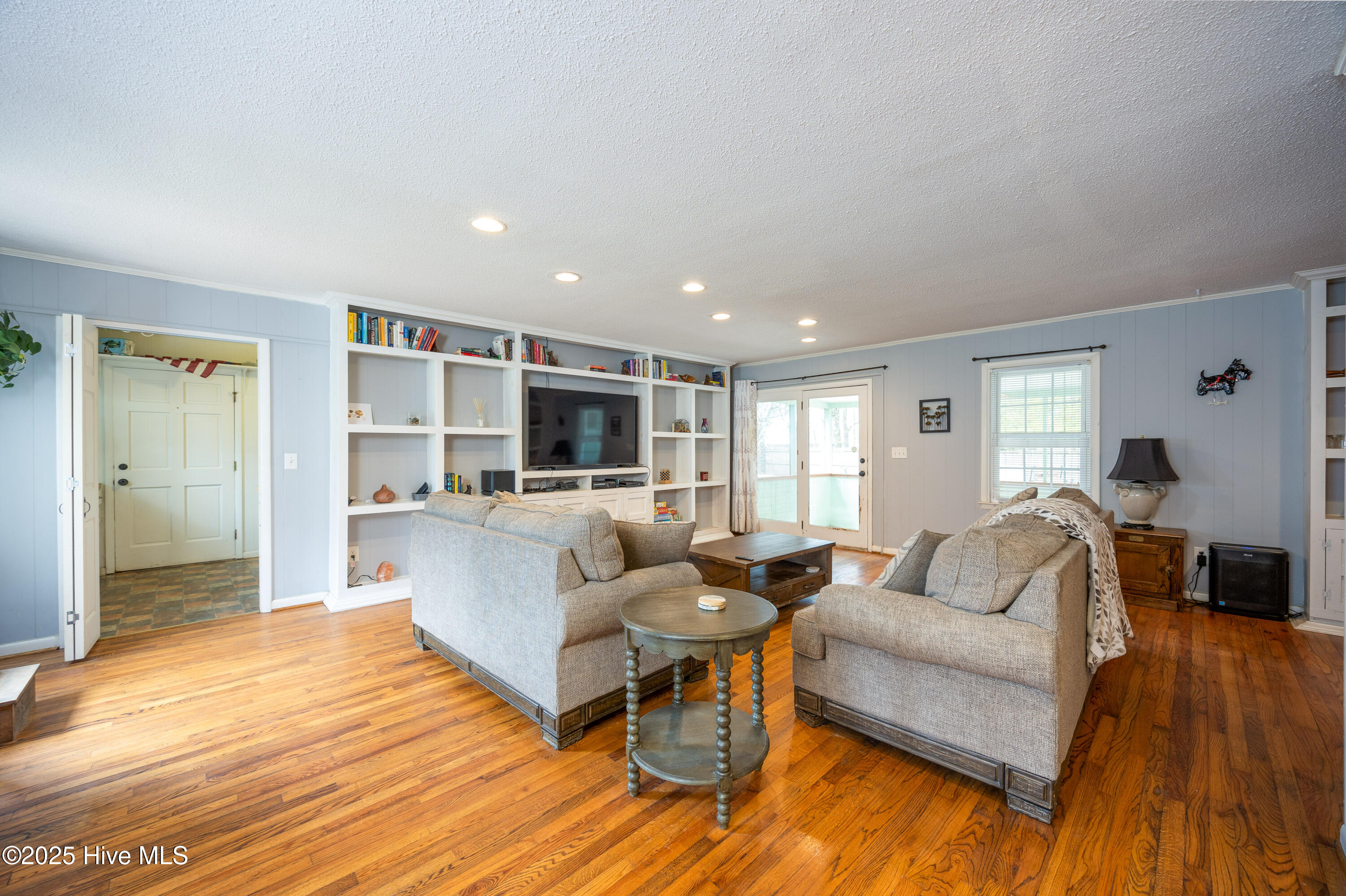 211 Edgewood Avenue Property Photo 11