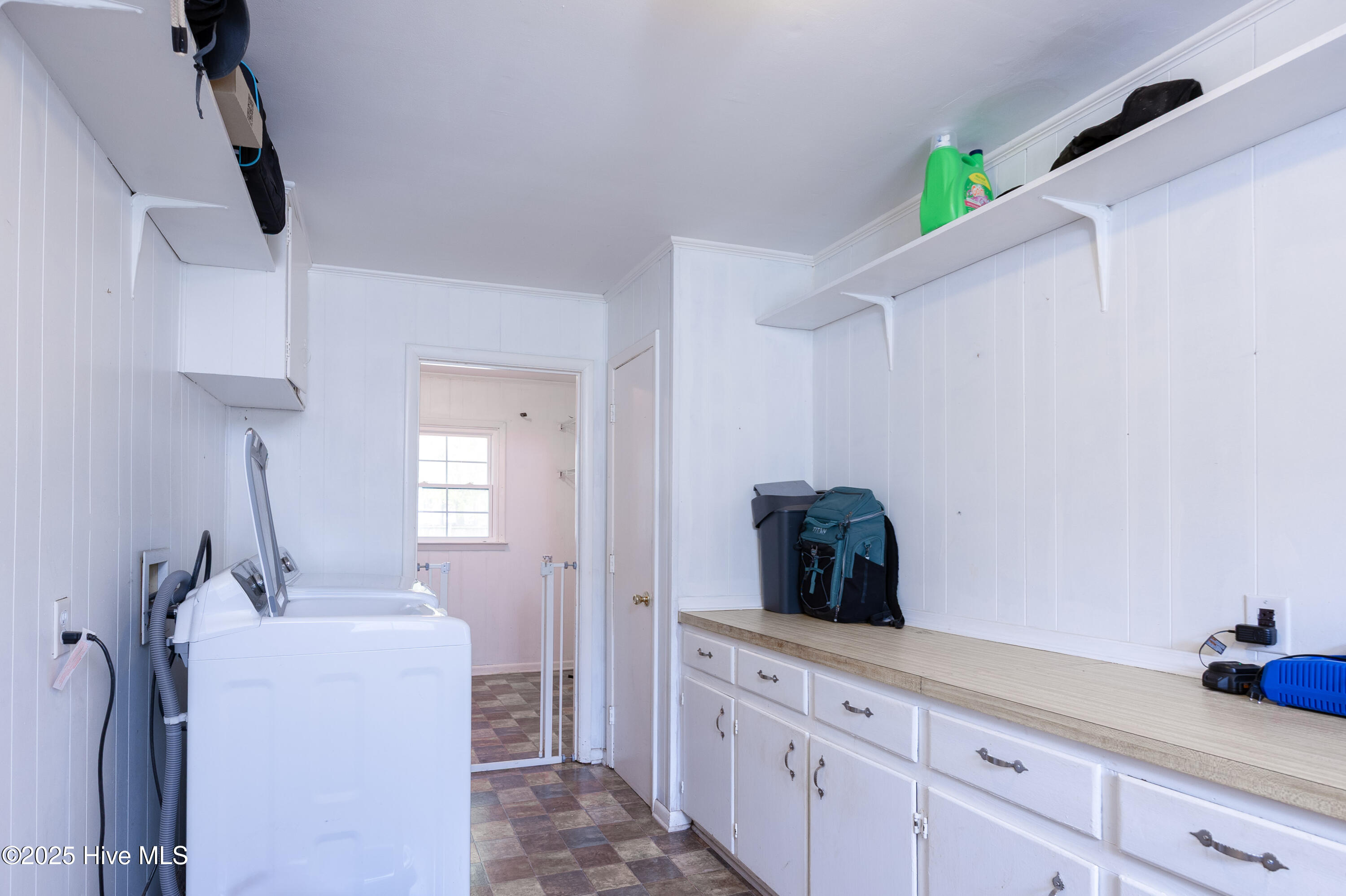 211 Edgewood Avenue Property Photo 14