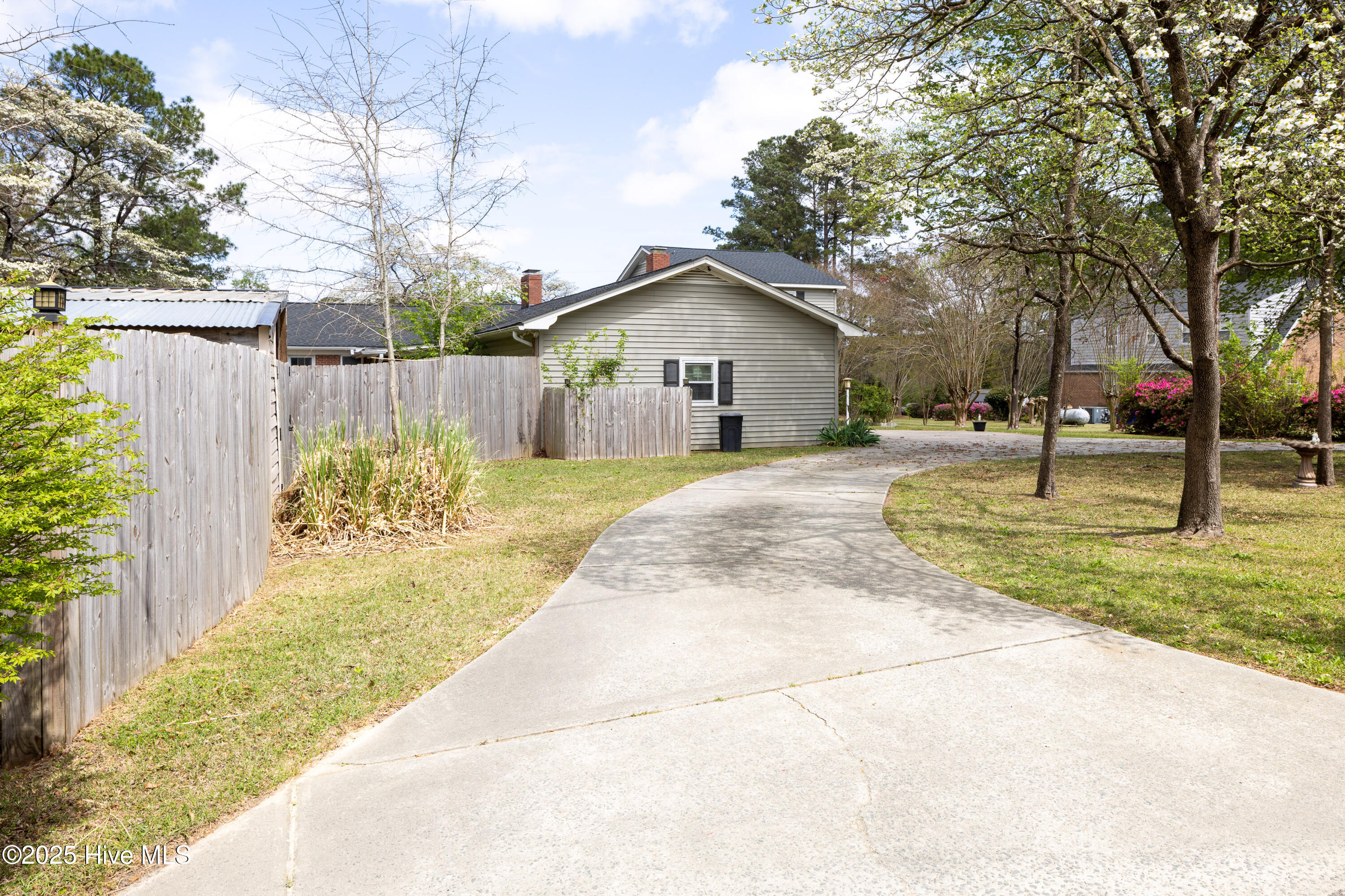 211 Edgewood Avenue Property Photo 40